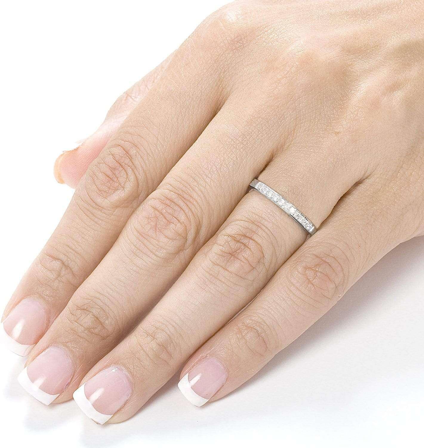 Kobelli Round-cut Diamond Band 1/10 Carat (ctw) in 14k Gold
