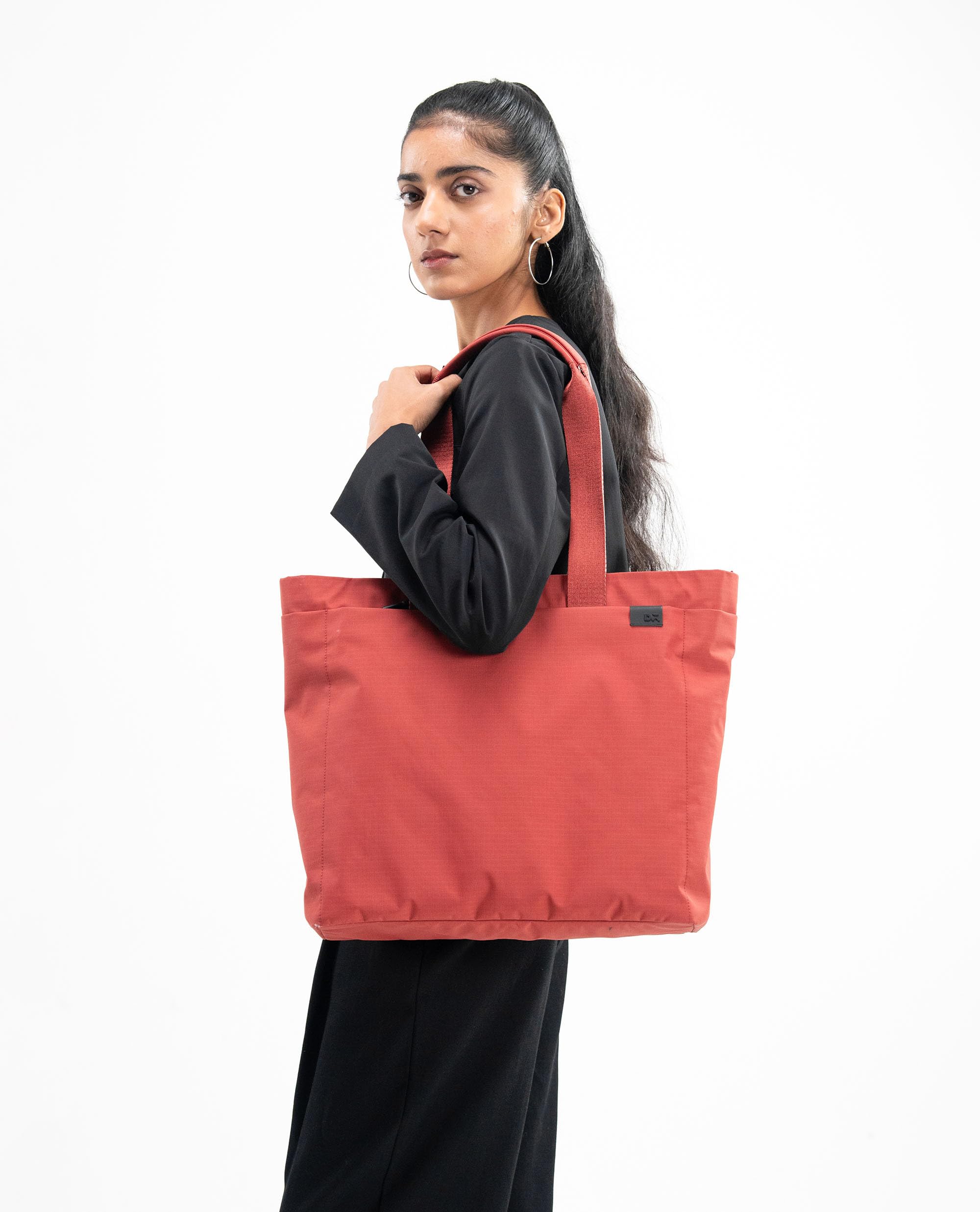DailyObjects Pivot Classic Tote - Coral 3