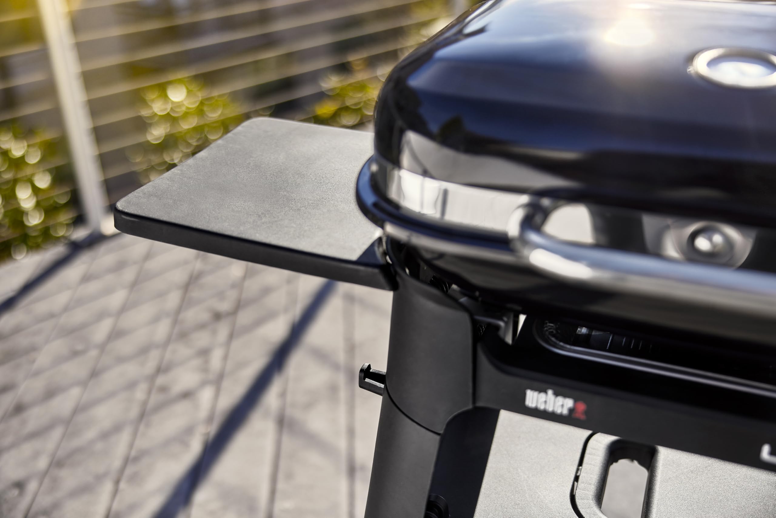 Weber Support avec pieds et tablette latérale / Pour barbecue électrique Lumin Compact, design pliable, crochets intégrés pour ustensiles, montage facile, 68 x 55 x 55,5 cm