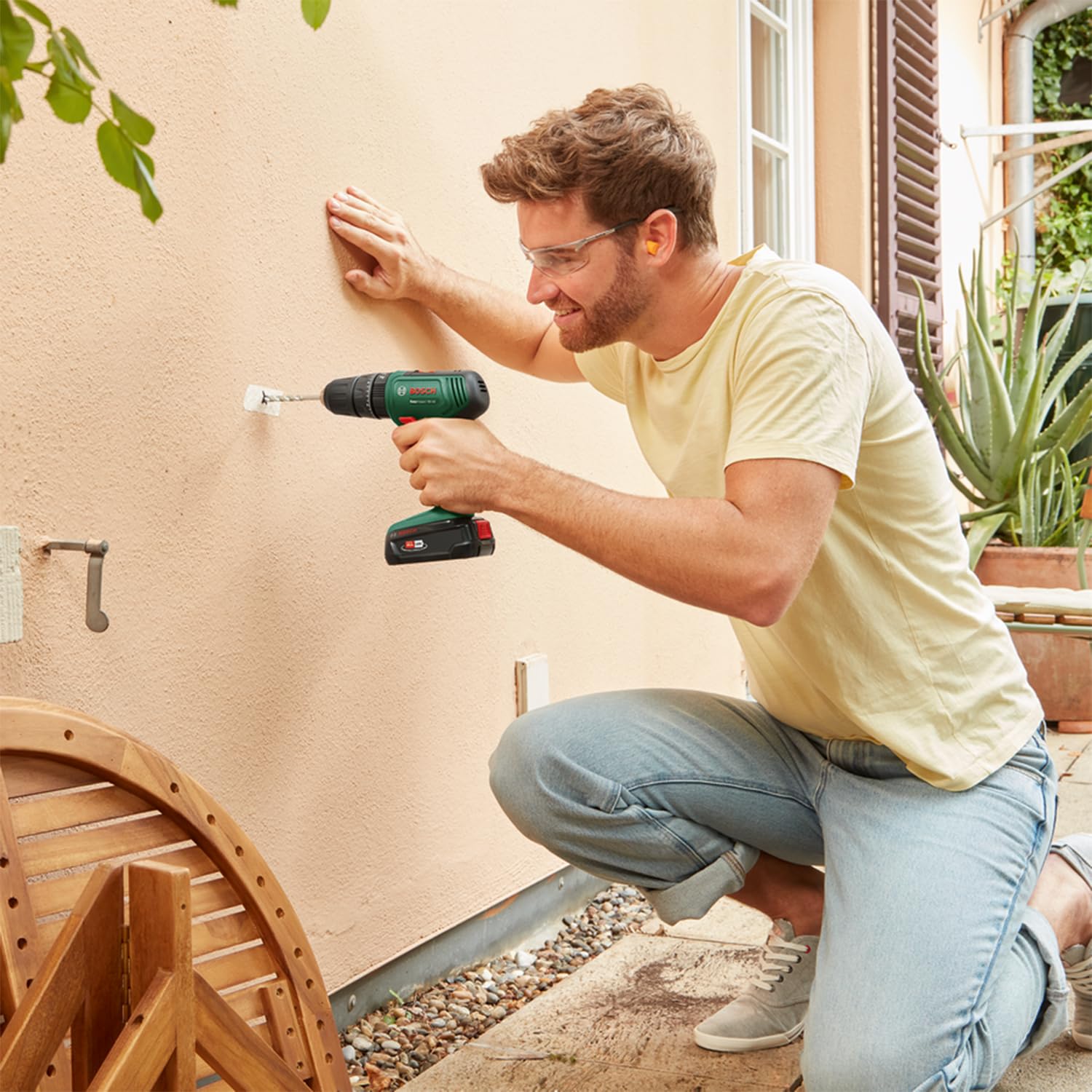 Bosch Perceuse-Visseuse À Percussion Sans Fil - Easyimpact 18V-40 (Vissage, Perçage Dans Le Bois, Métal Ou Plastique ; Perçage Avec Percussion Dans La Maçonnerie ; 241 Accessoires; 1 Bat 1.5 Ah)