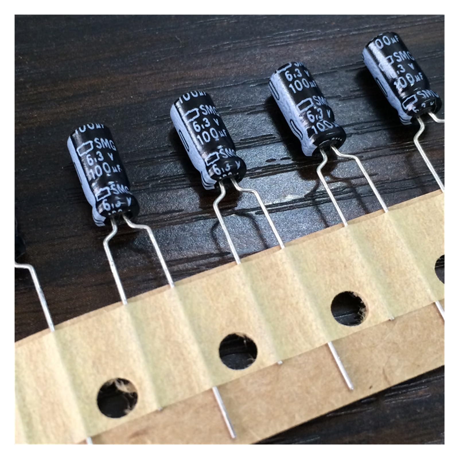 Condensateur 100uF 6.3V aluminium électrolytique 5x11mm pour circuit imprimé Lot de 5 pièces