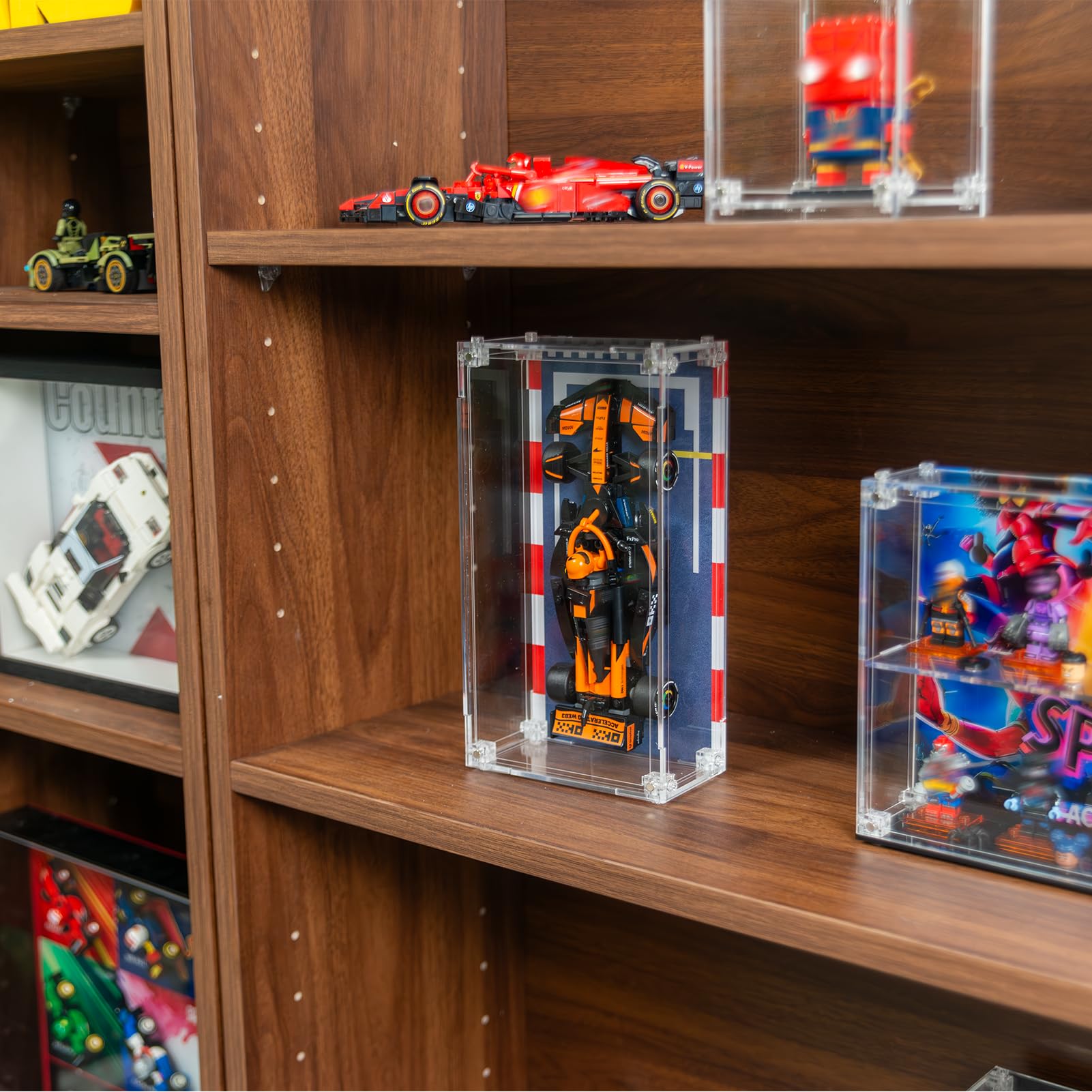 Acryl-Vitrine kompatibel mit Lego Speed Champions F1 77242,77243,77244,77245,77246,77247,77248,77249,77250,77251- Staubgeschützte Aufbewahrungsbox Vitrine, Größe:13x7x24cm