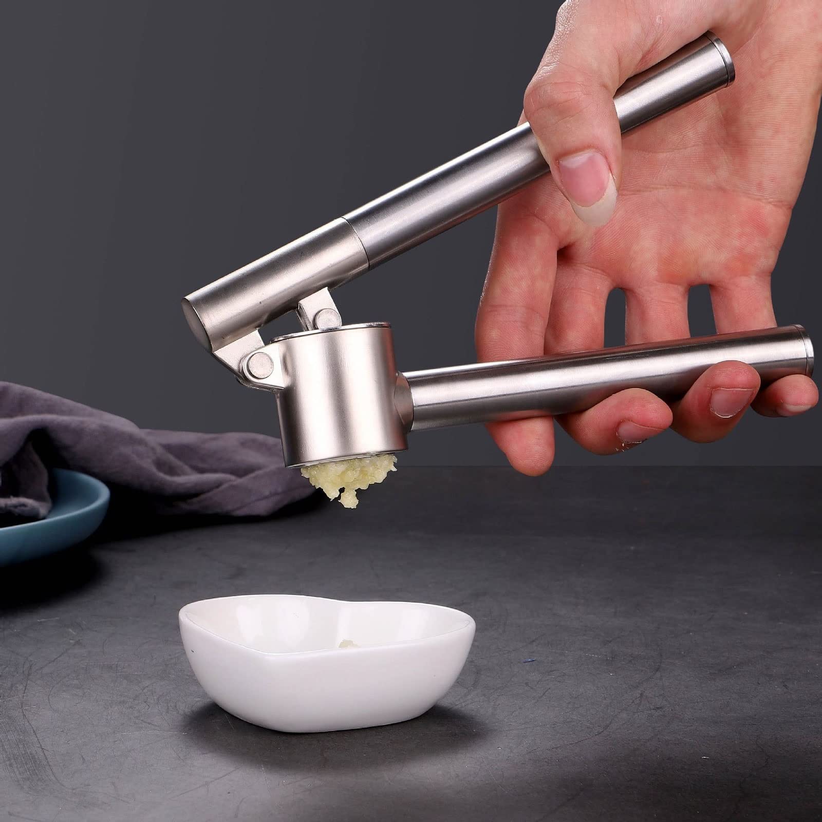 Knoblauchzerkleinerer, Knoblauchpresse, Zerkleinerer, Edelstahlpresse, robust, leicht zu drücken und zu reinigen, Kartoffelstampfer, Küchenhelfer