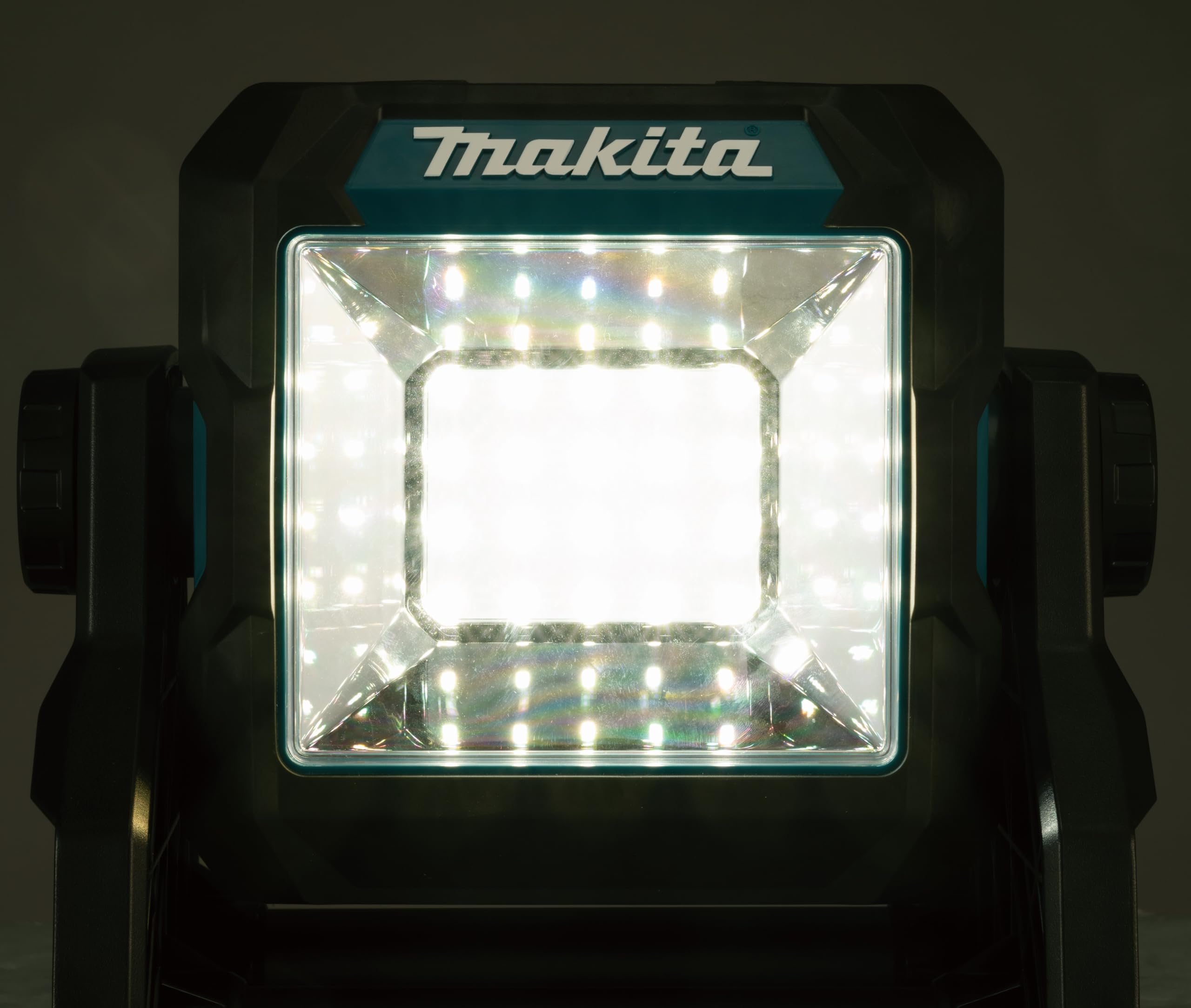 Makita ML003G 40V Max Li-ion XGT LED Luce da lavoro - Batterie e caricabatterie non inclusi