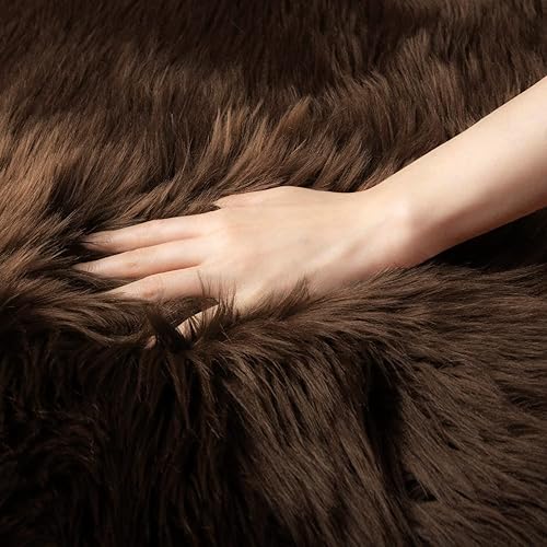 Vista 78 de Pelo sintético de pelo largo, pelo largo, lujoso, para coser, cosplay, disfraz, decoraciones, 60 pulgadas de ancho, vendido por The Yard