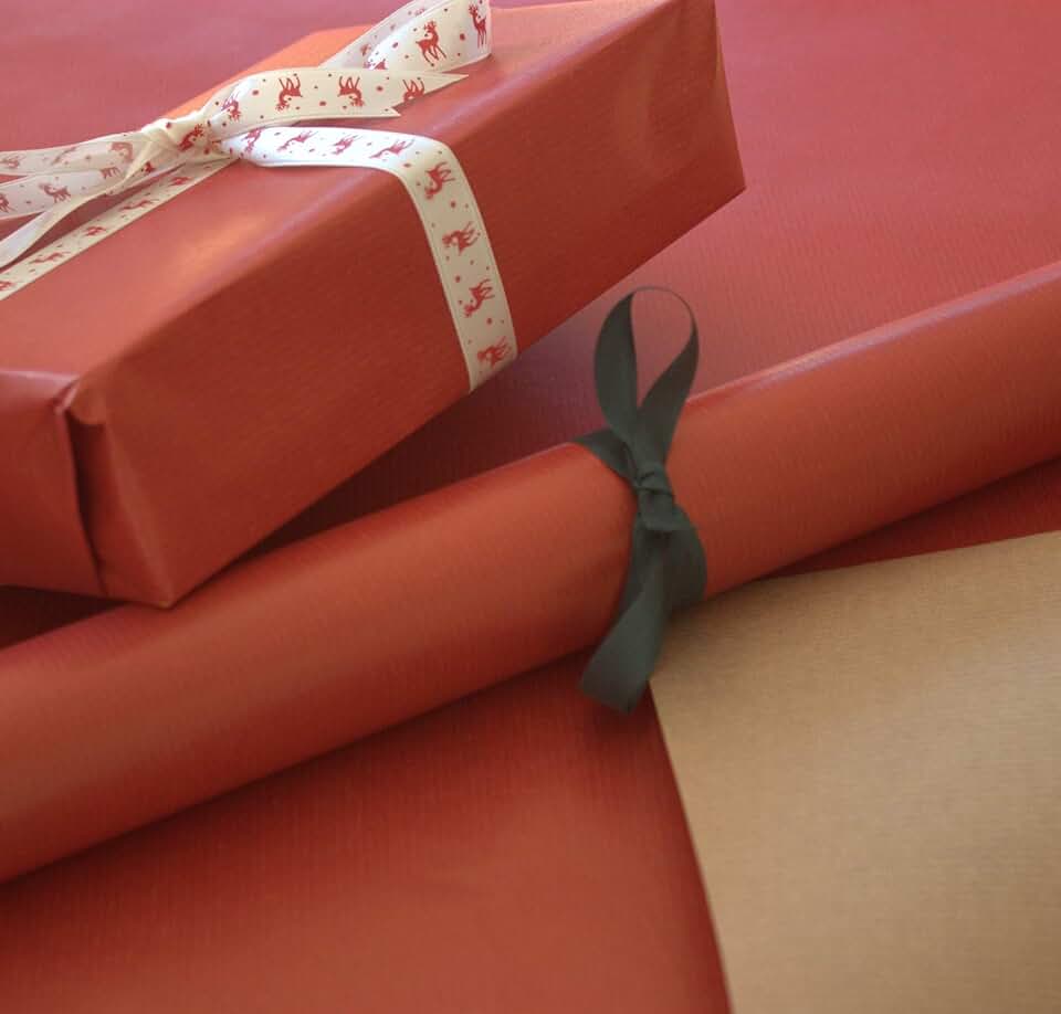 Amazon.co.uk red wrapping paper
