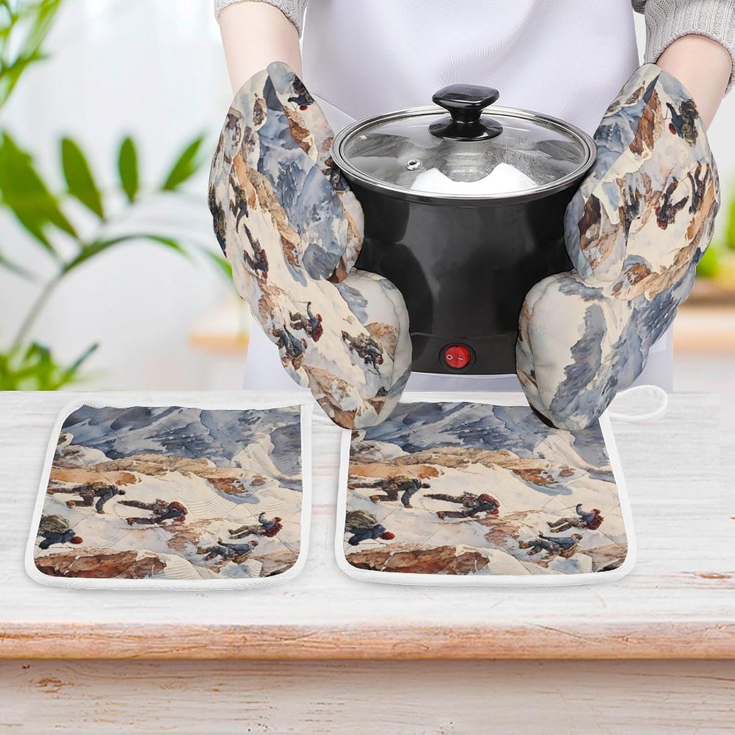 Climber Climbing The Snowy Mountains Oven Mitts and Pot Holders 4Pcs Set Heat Resistant Cooking Mitts Hot Pads