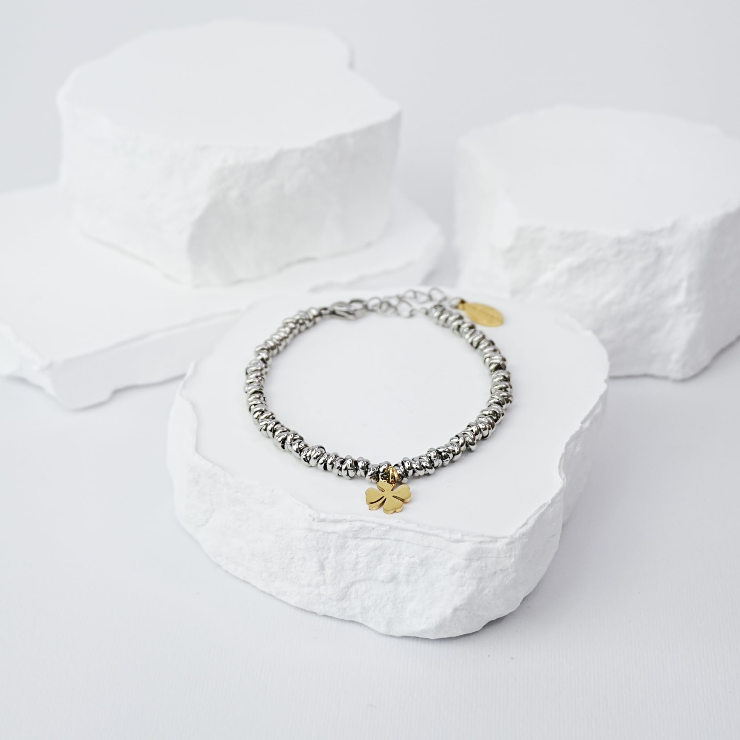 Bracciale Donna con Nodini - Gioiello con Ciondoli Cuore Quadrifoglio o Cornetto in Acciaio Inossidabile - Portafortuna Realizzato a Mano con Catenina Regolabile da 16 a 21 cm - Made in Italy