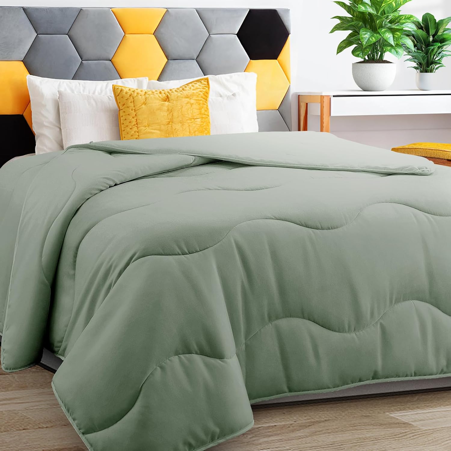 Lightweight Comforter Cooling Sage Green, All Season Duvet Insert Breathable Queen Size Summer Bedding, Soft Microfiber Cool Down Alternative Quilt with Corner Tabs, 88×88 inch Lightweight Comforter Cooling Sage Green, All Season Duvet Insert Breathable Queen Size Summer Bedding, Soft Microfiber Cool Down Alternative Quilt with Corner Tabs, 88×88 inch