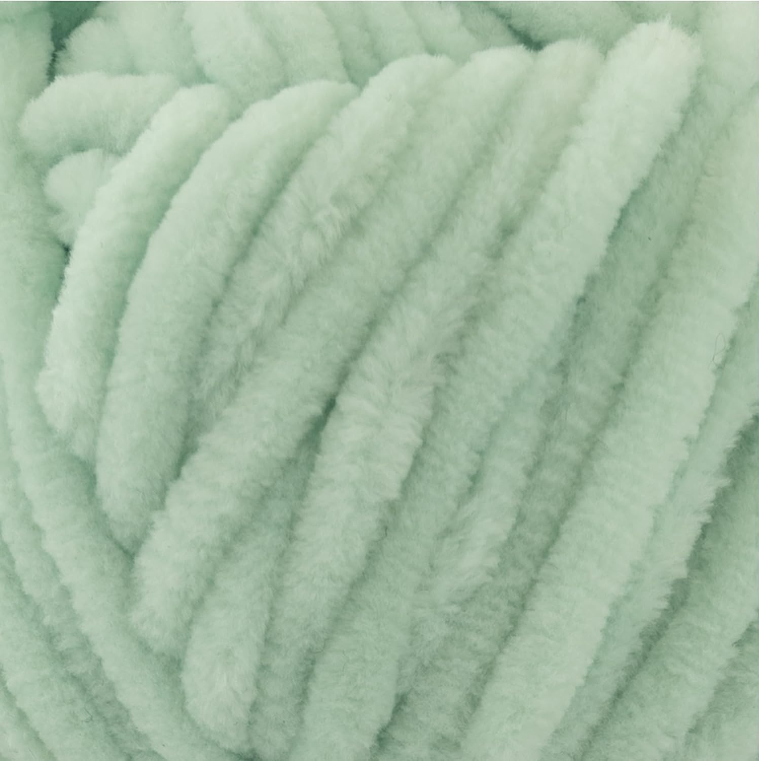 Makromecity 3 Skeins of Velvet Yarn 100g (3.5oz) / 120m (132yd) 100% Polyester Premium Chenille Yarn, Ultra Soft, Anti-Pilling, Machine Washable 30 Colors for Knitting & Crochet (Mint, 3 Skeins)