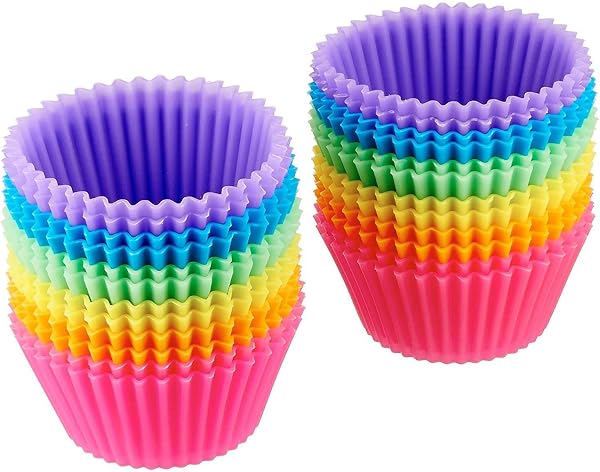Amazon Basics Rotondo Pirottini in silicone riutilizzabili, confezione da 24 (sicuri in forno fino a 220 °C), Multicolore - 1