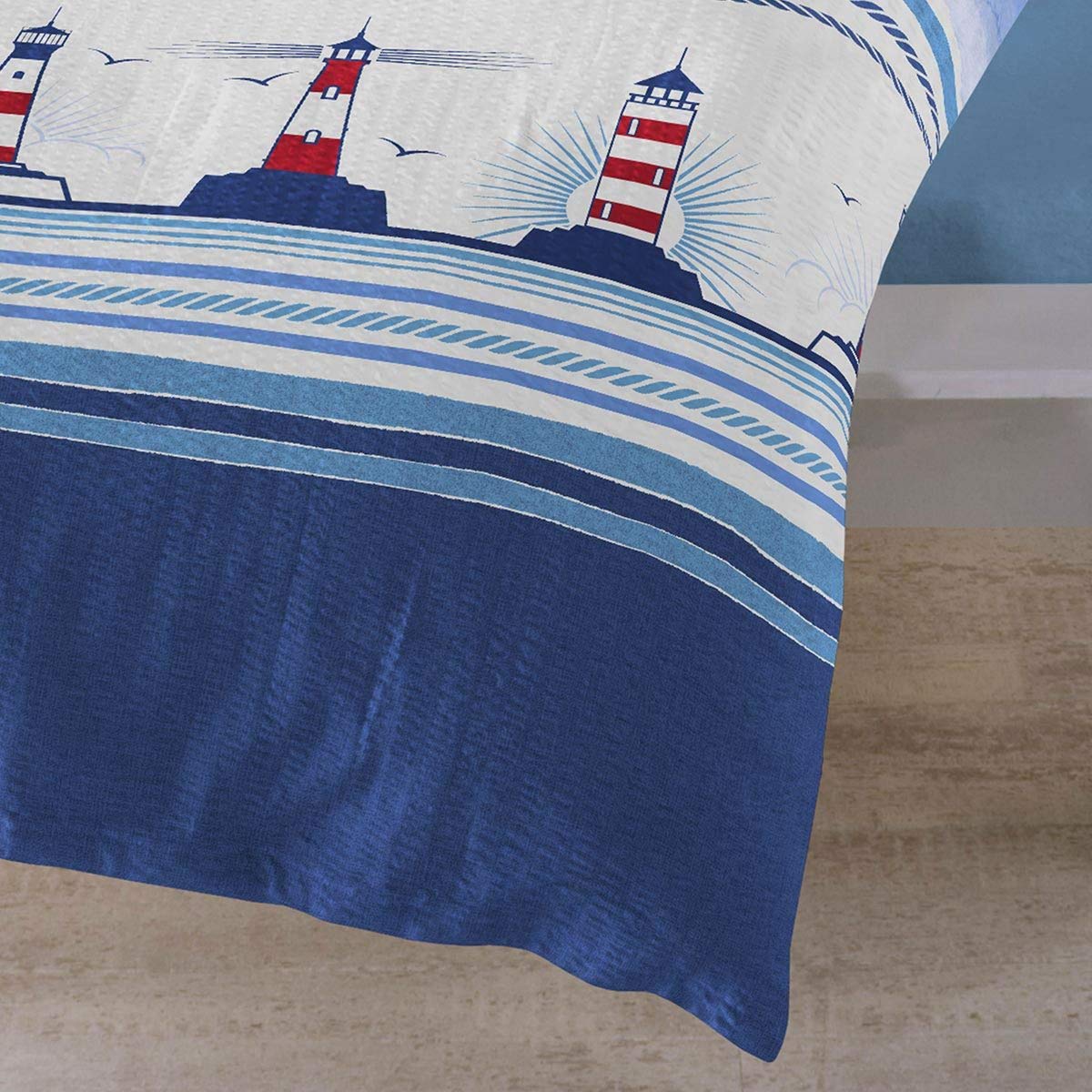 Traumschlaf Seersucker Bettwäsche • Sommer Bettwäsche Set aus 100 % Baumwolle • Maritimes Leuchtturm-Motiv • Bügelfrei & Atmungsaktiv • Mit Reißverschluss • Hautfreundlich & Pflegeleicht •