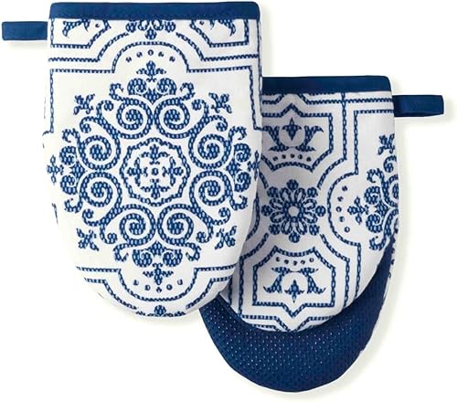 Martha Stewart Strie Medallion - Juego de 2 manoplas para horno pequeñas, color azul marino, 5.5 x 8 pulgadas