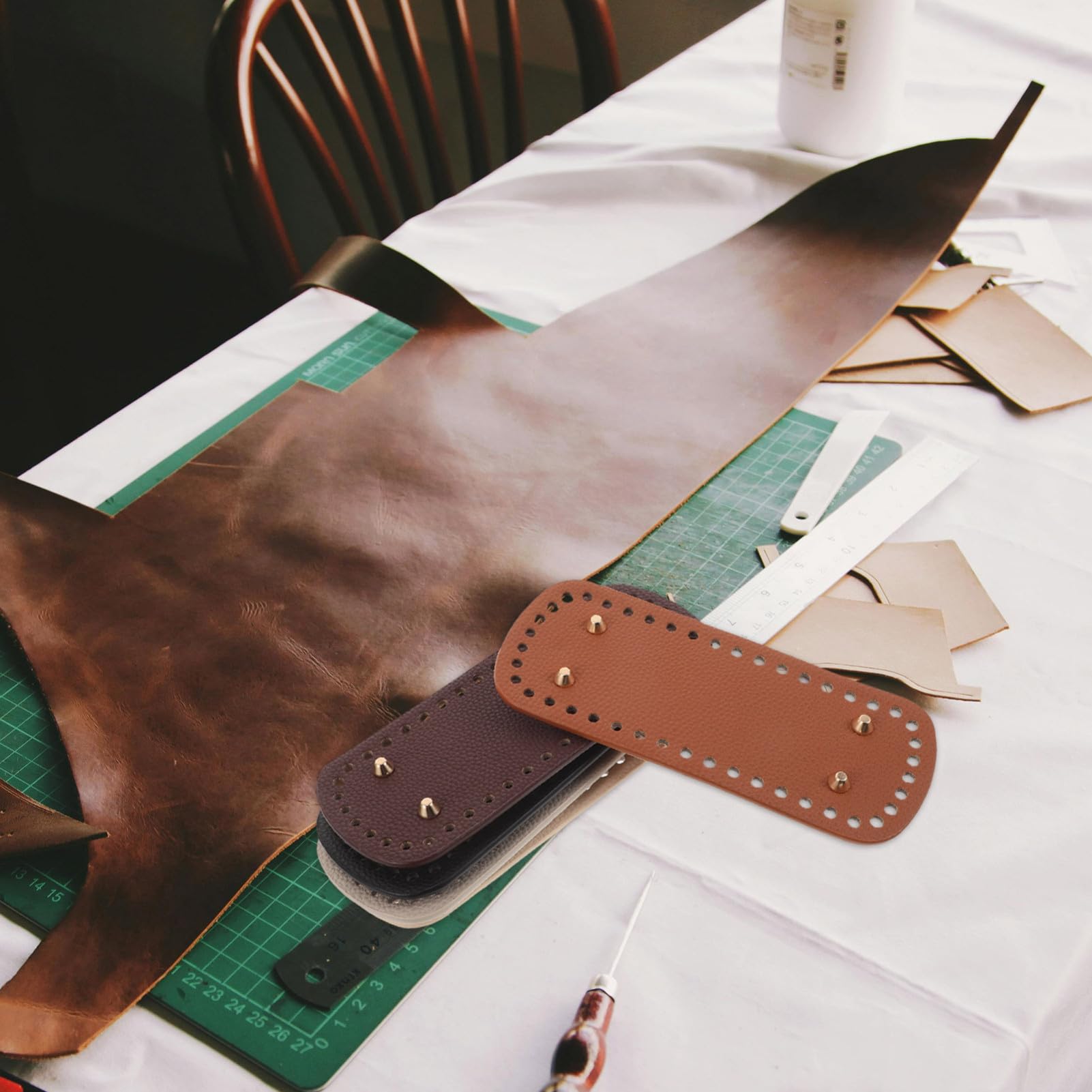 5 Stück Ovaler Taschenboden aus Robustem Pu-Leder Stabile Basisverstärkung für Häkeltaschen DIY Einlage mit Löchern Schutz vor Abnutzung Passend für Tote Bags in Schwarz Braun