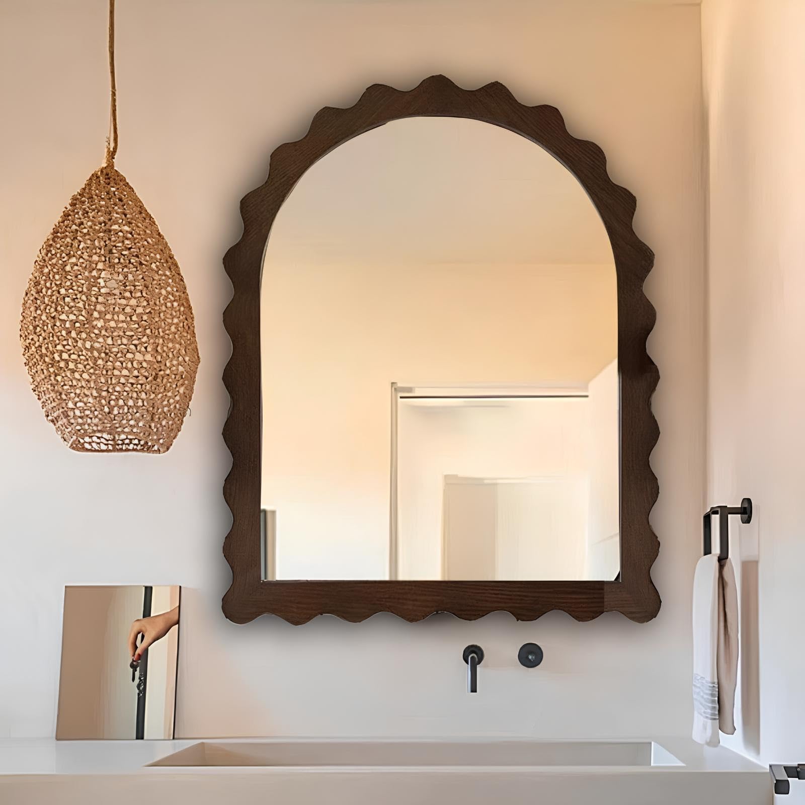 Specchio da Parete Ad Arch Vintage con Cornice in Legno, Espejo De baño Grande con Borde Ondulado, Specchio Cosmetico da Appendere HD per Soggiorno, Ingresso(50 * 70cm/19.6 * 27.5in)