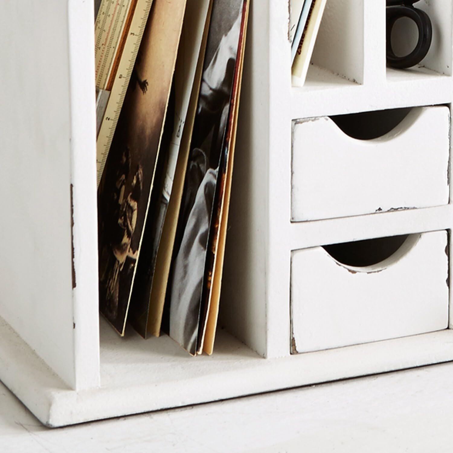 Loberon Levin Portaoggetti - Finitura Anticata in Stile - Incantevole Shabby Chic, Bianco