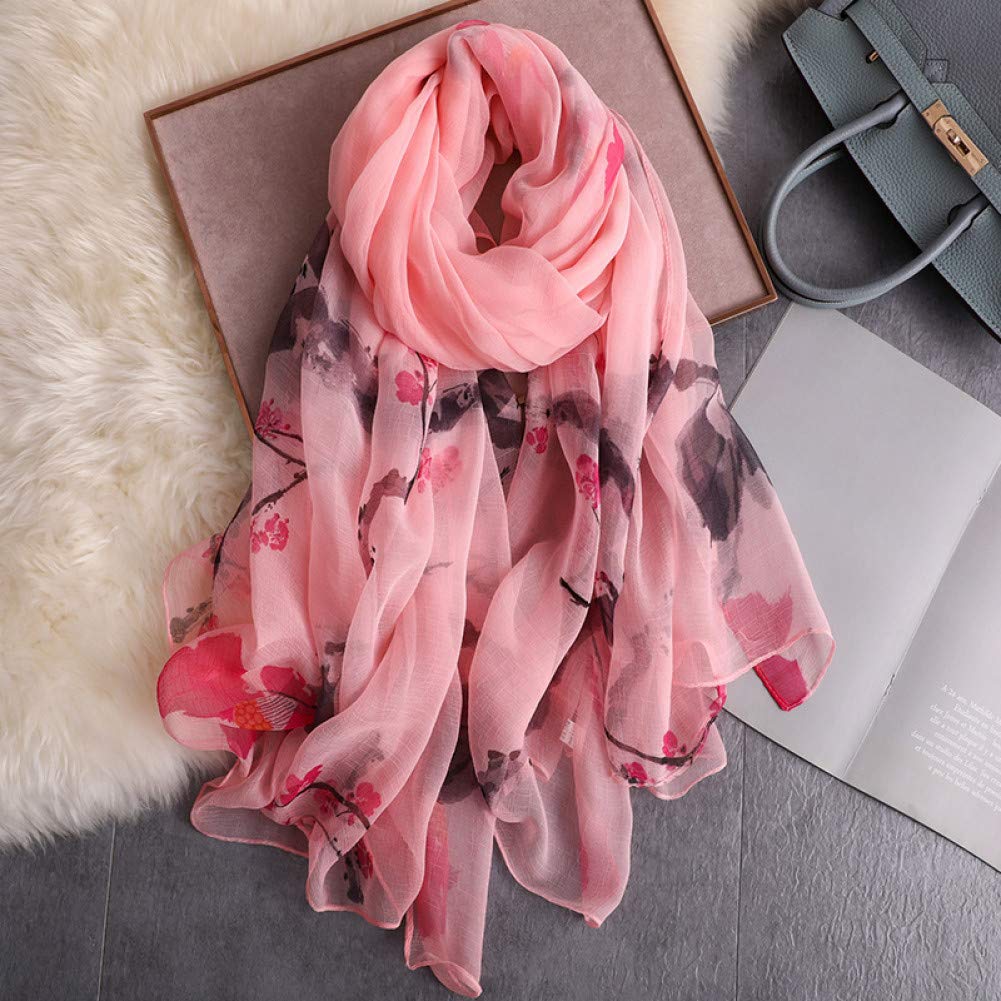 Écharpe en soie imprimé estival : le foulard chic pour femme élégante