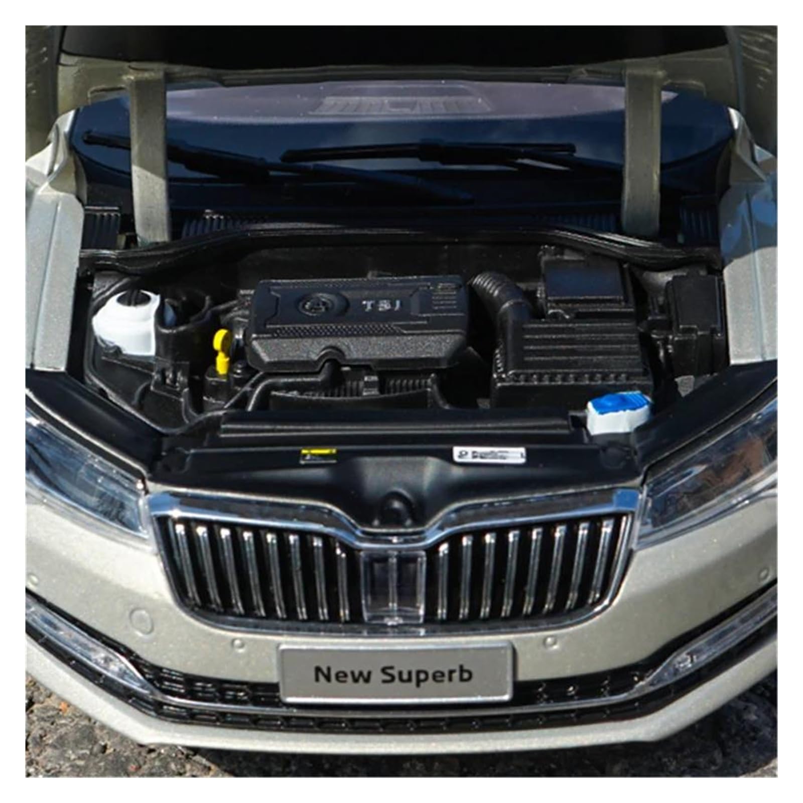 Metallo Scala Replica 1 18 Per SKODA SUPERB Modello Di Auto In Lega Pressofusa Veicoli In Metallo Simulazione Collezione Decorazione Hobby Veicoli Giochi Set