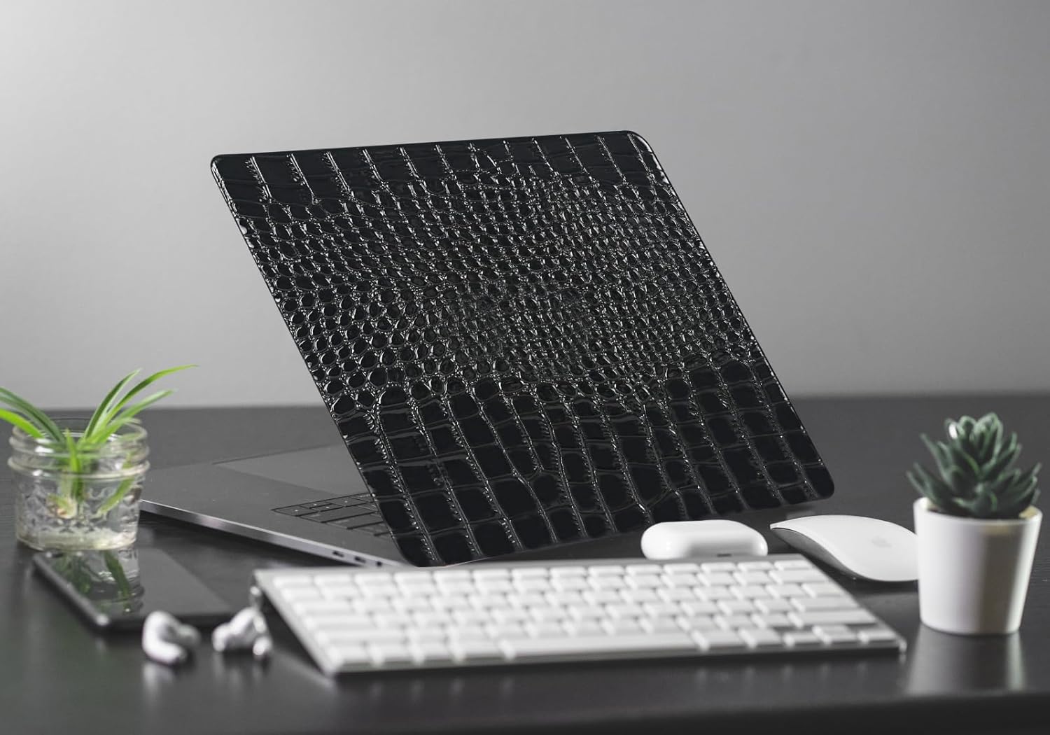 KEROM Compatible with MacBook Pro 14 Inch Case 2025-2021 M5 M4 M3 M2 M1 Chip A3434 A3112 A3185 A3401 A2918 A2992 A2779 A2442, Textured Aligator Skin PU Leather Hardshell & Keyboard Cover, Shiny Black - Image 5