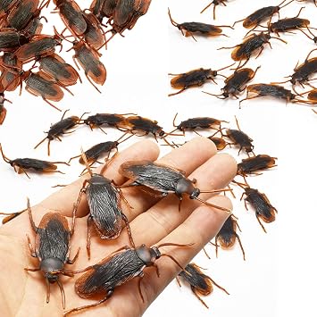 120PCS Prank Fake Roaches, Scary Insects Realistic Plastic Bugs, Faux Cockroaches Lifelike Prank Bugs for Party