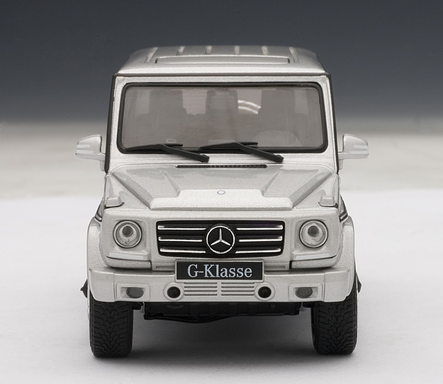 ☆美品・AUTOart☆メルセデスベンツ Gシリーズ 3台セット＋α 1/18 Amazon.co.jp: AUTOart 1/43 メルセデス ベンツ Gクラス 12 (シルバー