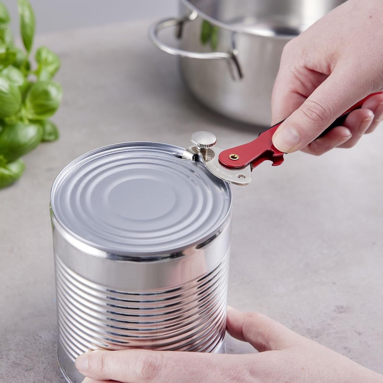 Westmark Columbus Lever Can Opener - Narrow Can Opener with Bottle Opener Ideal for Opening Cans and Bottles, Red, 1025227R