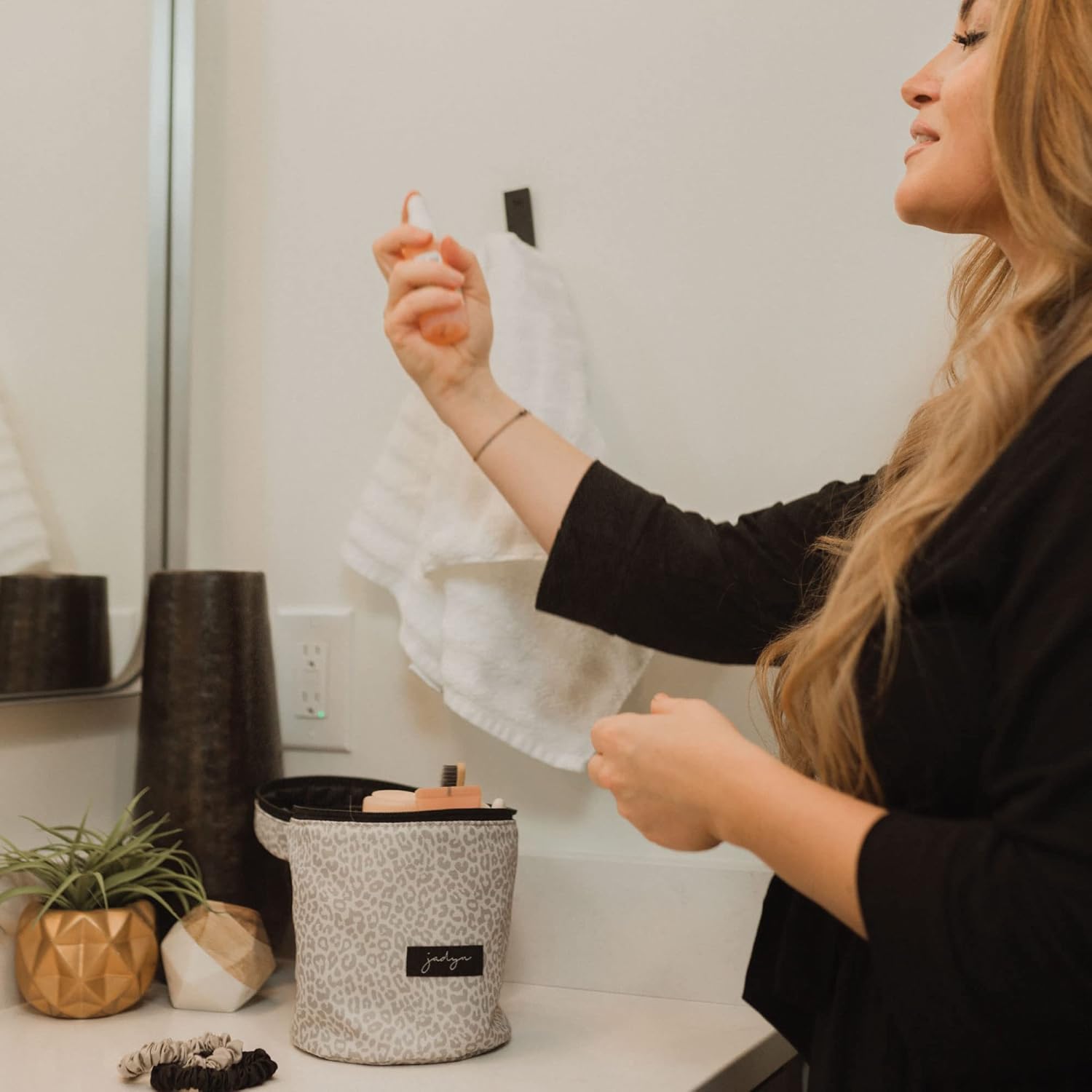 Jadyn Cosmetic Zip Makeup Bag, Travel Cosmetic Pouch for Toiletries, Make Up, and Accessories, Water Resistant Travel Makeup Bags for Women, Designs (Desert Leopard) - Image 6