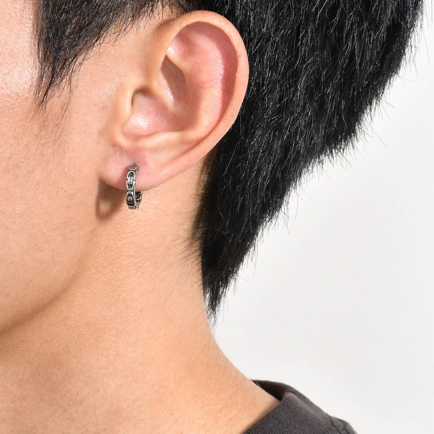 Rockyu Men's Silver Hoop Earrings Stainless Steel Hypoallergenic Chain Design Irregular Ring Hoop Earrings - Image 4