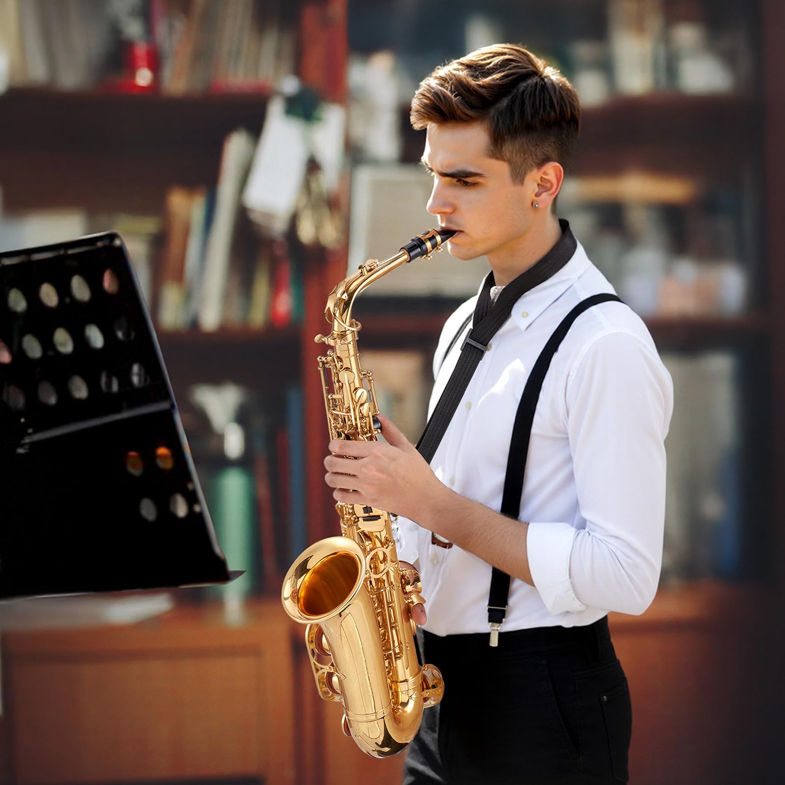 VEVOR Saxophone Alto Mi Bémol Kit Saxophone Débutants en Laiton Résistant avec Étui de Transport, Bec, Sangles, Chiffon de Nettoyage, Gants, Sangle de Cou, 23 Touches, pour Débutants, Étudiants, Doré