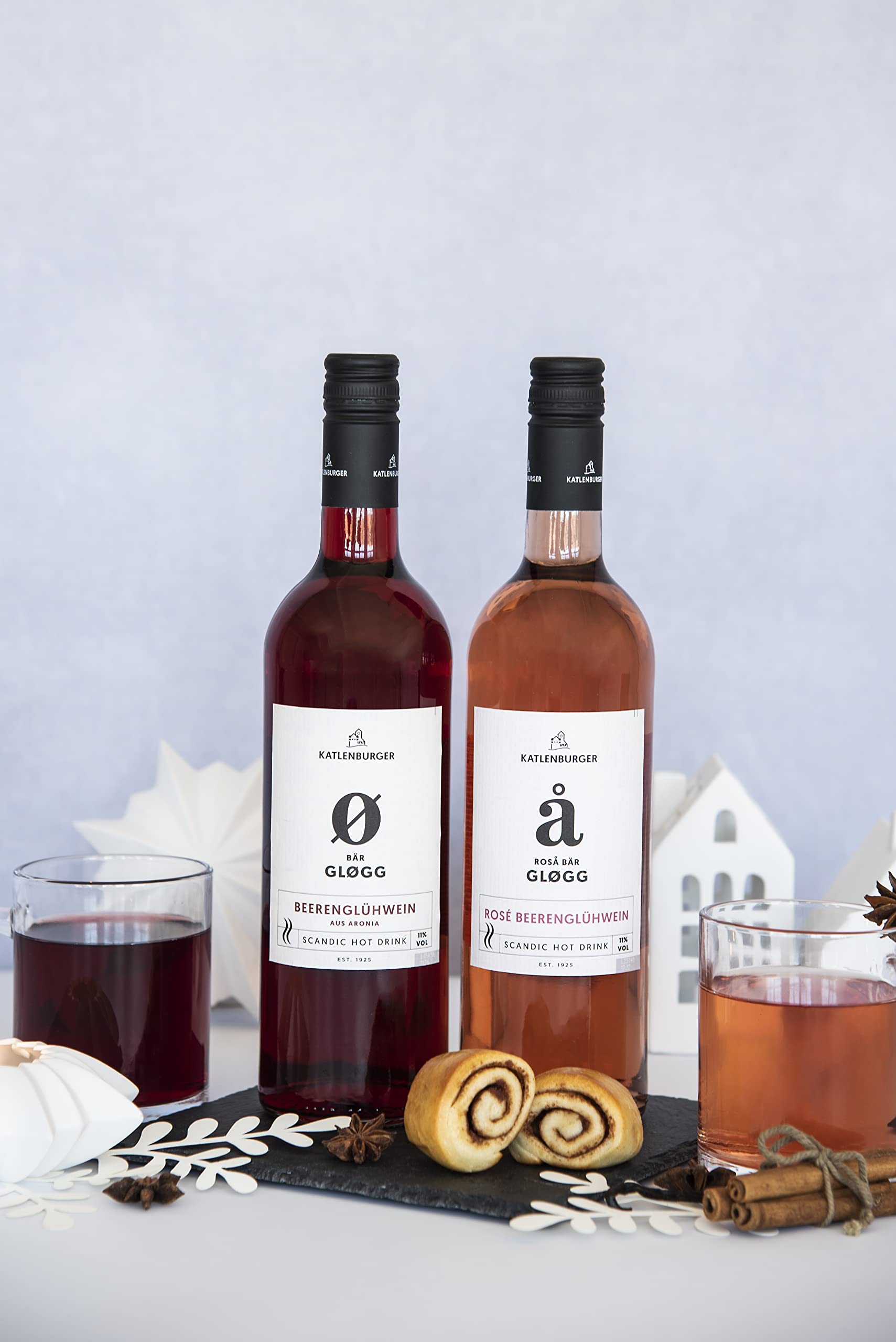 KATLENBURGER - Scandic Hot Drink Bärgløgg | Scandic Hot Drink Bärgløgg ist ein feiner Fruchtglühwein aus Aroniabeeren. Er überzeugt durch ein vollmundiges Geschmacksbild. Inhalt: 6x 750ml und 11% vol