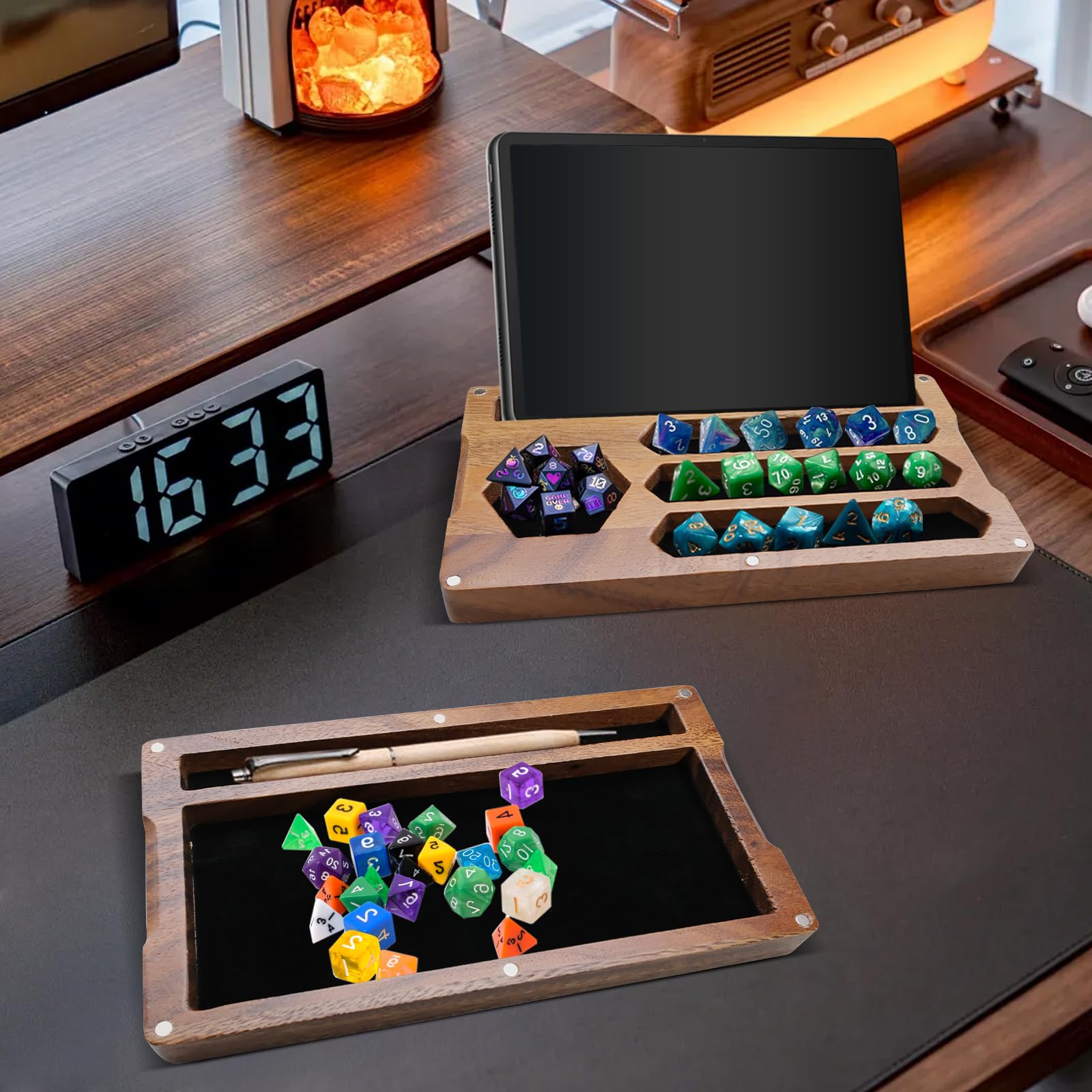 Walnuss-Würfelbox, 12,2 x 22,9 x 4,1 cm, sichert den Deckel, tragbare Tablett, handgefertigte Würfelablage mit Aufbewahrung, Magnetverschluss und Telefonständer für Tisch-RPG und Brettspiele