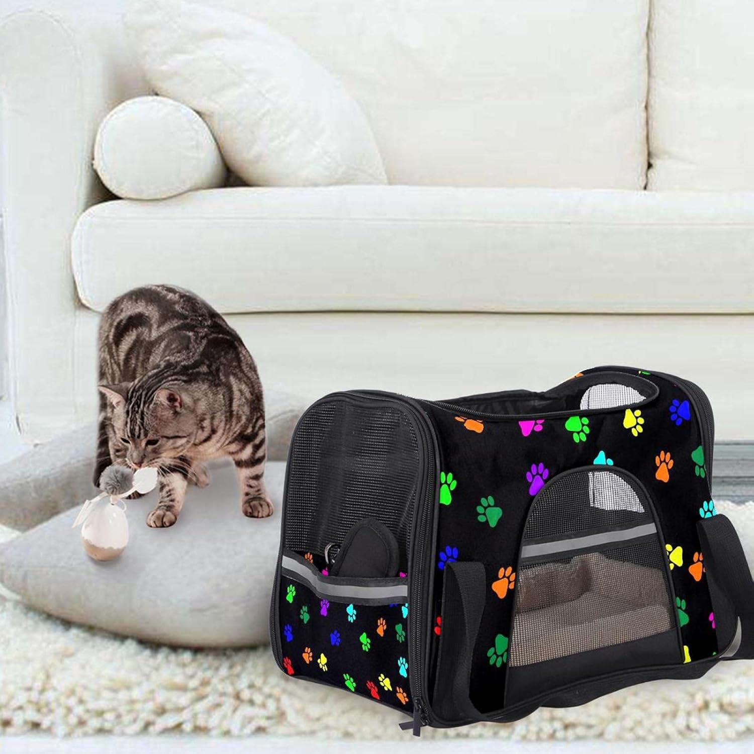 カラフル 足跡 黒地 ペットパック ペットキャリーバッグ 猫・小型犬用 マット付き 通気性 軽量 携帯しやすい 車載/旅行/通院/ア