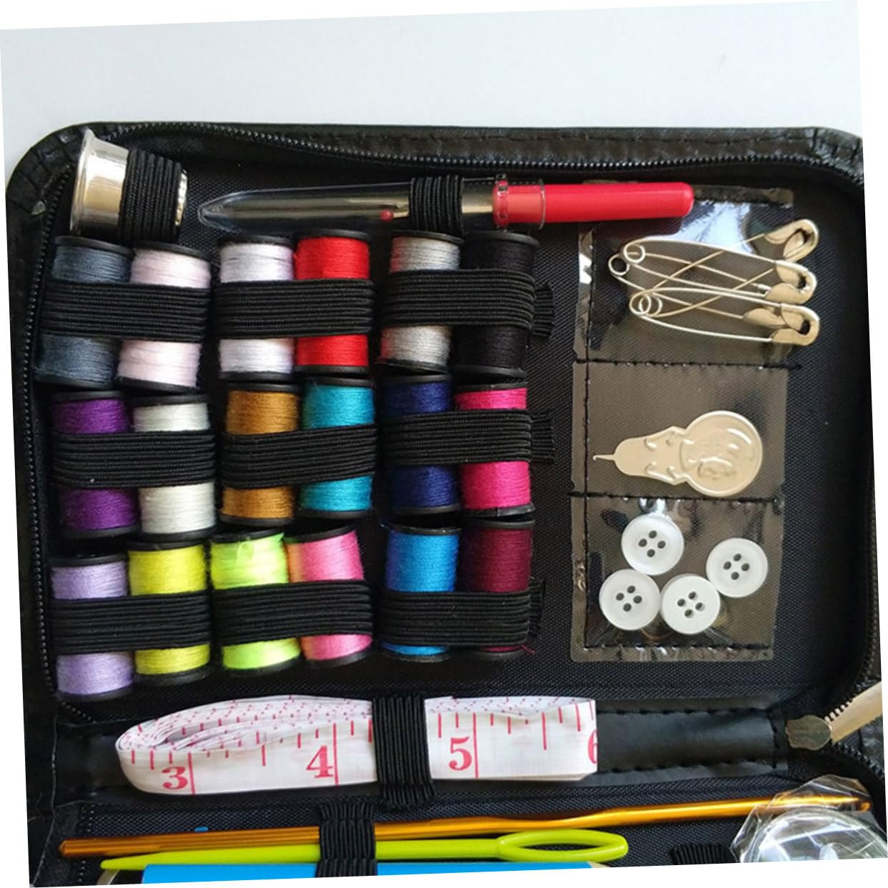 NUOBESTY Kit da Cucito 87 Pezzi Multifunzione Accessori in Pelle Pu, Design Compatto per Riparazioni Quotidiane e Lavori di Cucito a Casa