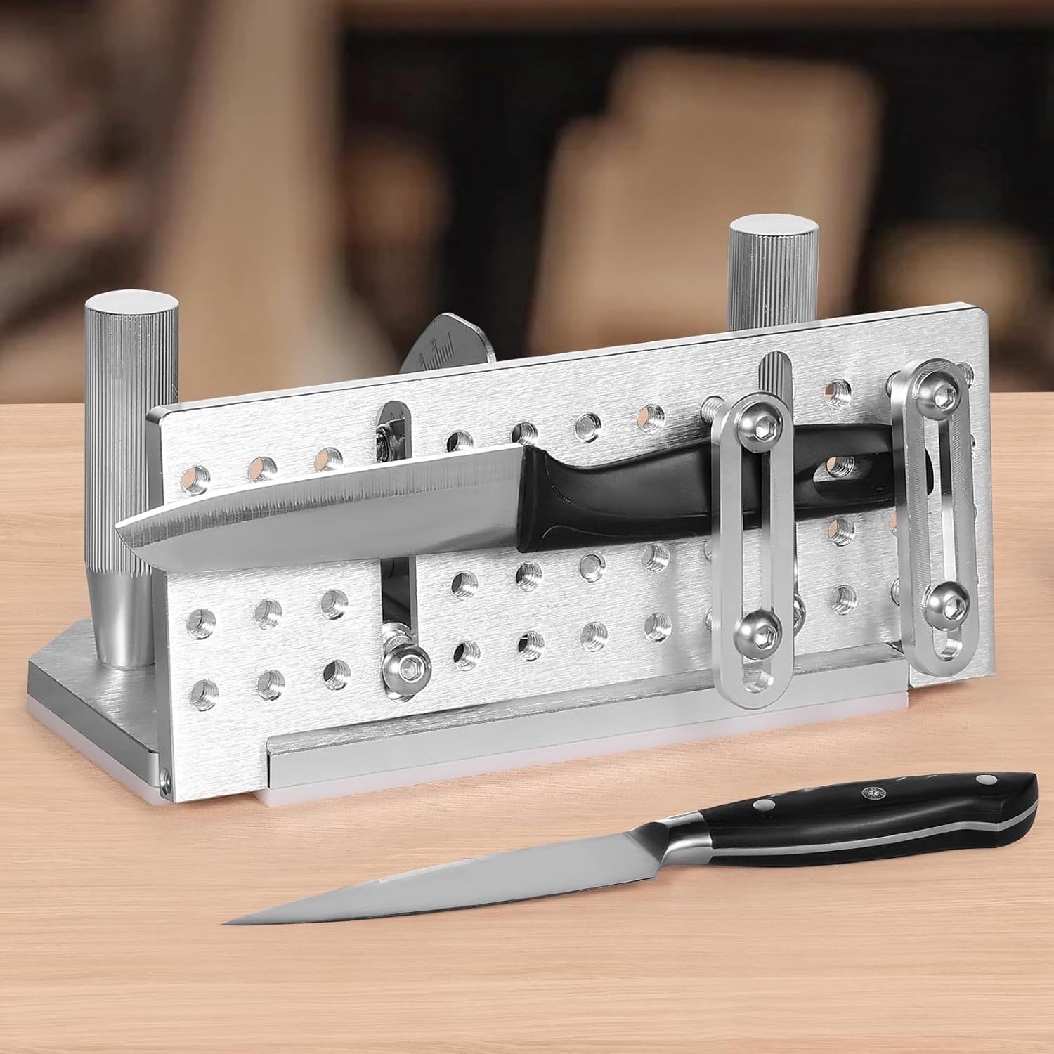 VEVOR Belt Grinder Knife Jig, 85° - 115° Adjustable Belt Sander Knife Sharpening Jig with Dual Handles, 7.68" Long Sharpener Locator Compatible with Belt Sander, Bench Grinder, Sharpening Machine