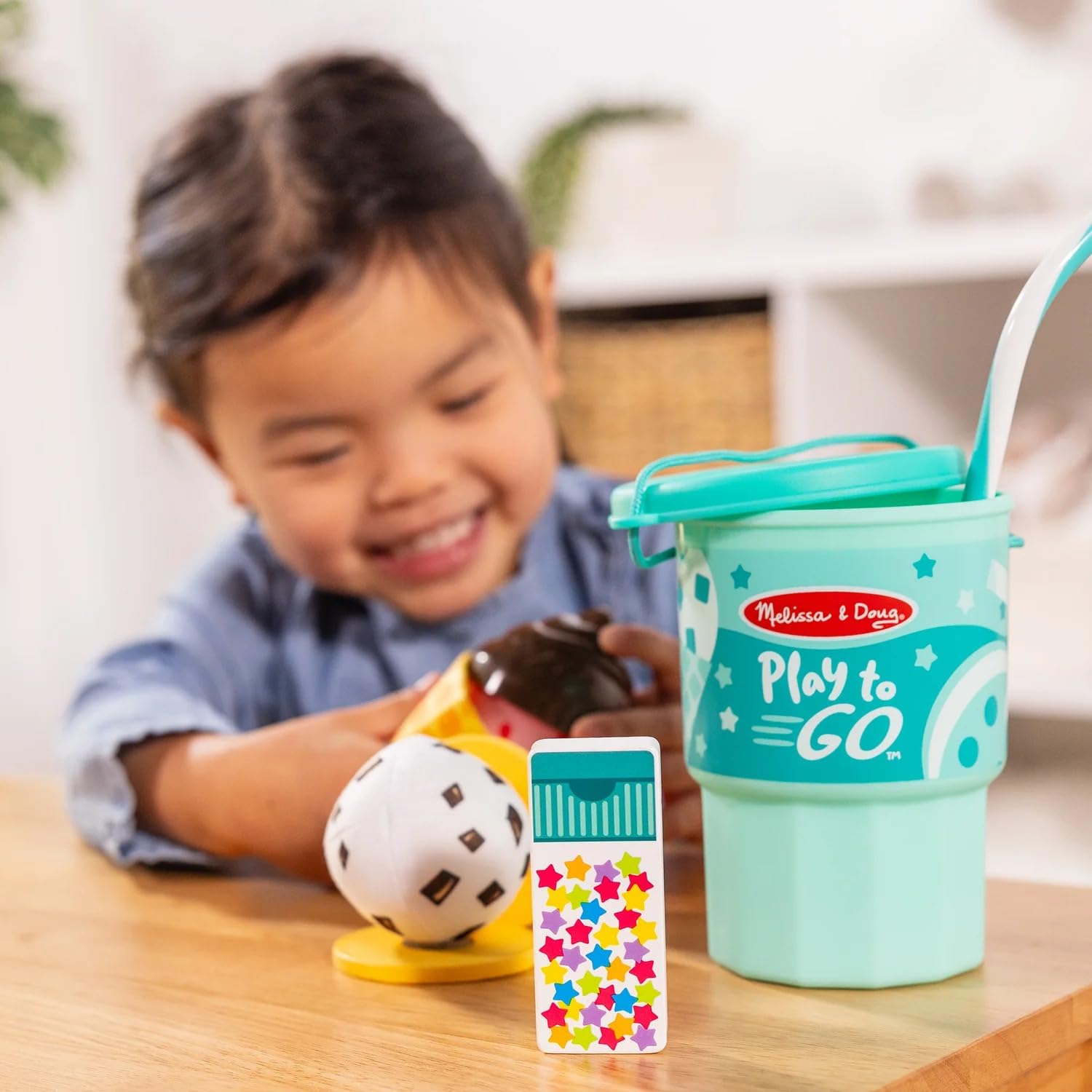 MELISSA & DOUG Play To Go Ice Cream Play Set de juguete, 1 EA