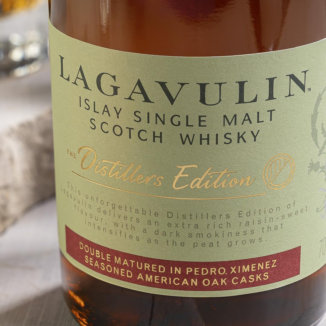 Lagavulin Distillers - Whisky escocés puro de malta