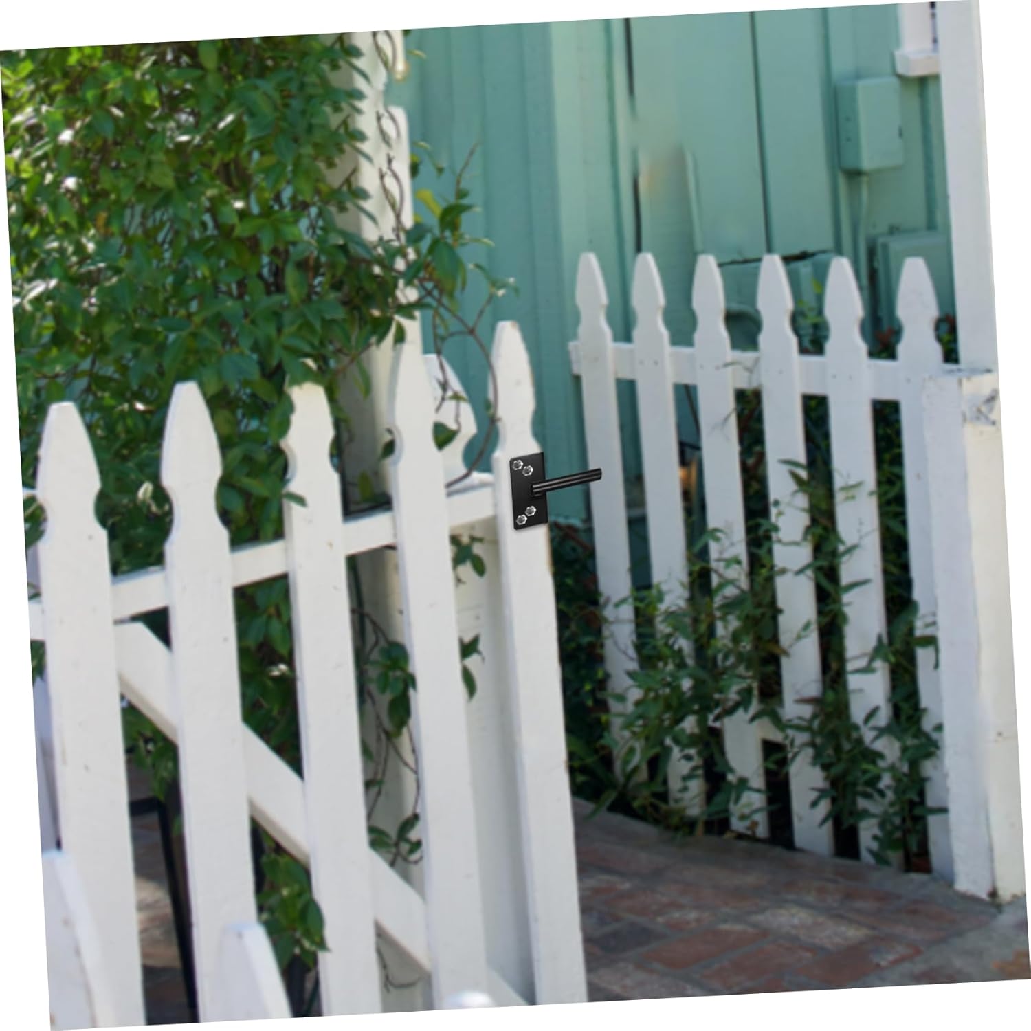 Gate Latch for Wooden Fence Heavy Duty Locking Mechanism Self-Locking Gravity Easy to Install