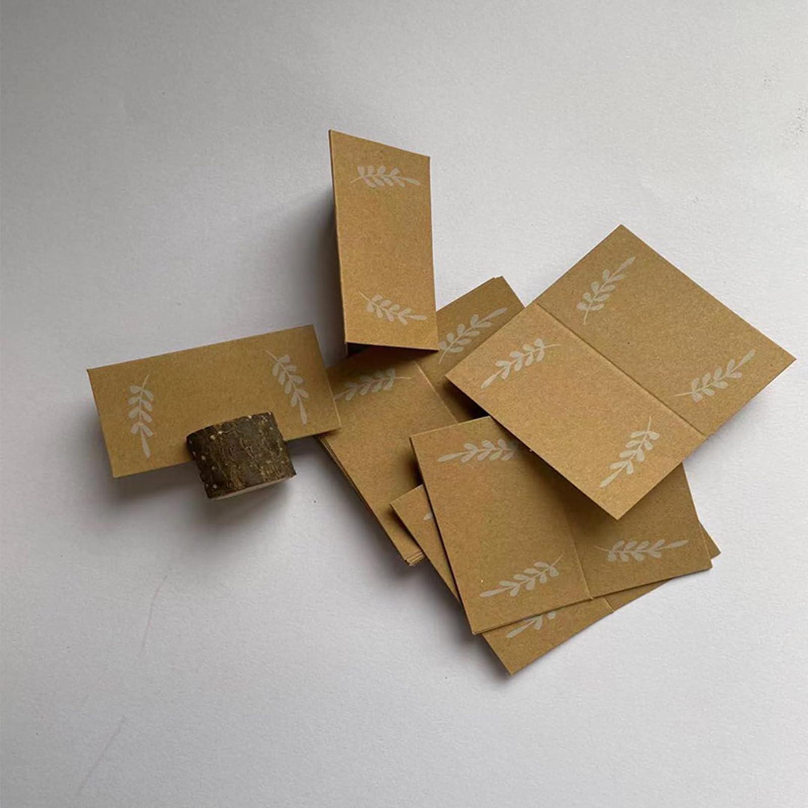 CRASPIRE 60 pz Segnaposto per Tavolo di Nozze Carta A Farfalla Cava Rosa 3D Numero di Posto Nome Segnaposto per Matrimonio Fidanzamento Banchetto Decorazione per Feste Ricevimento Vacanze Compleanno