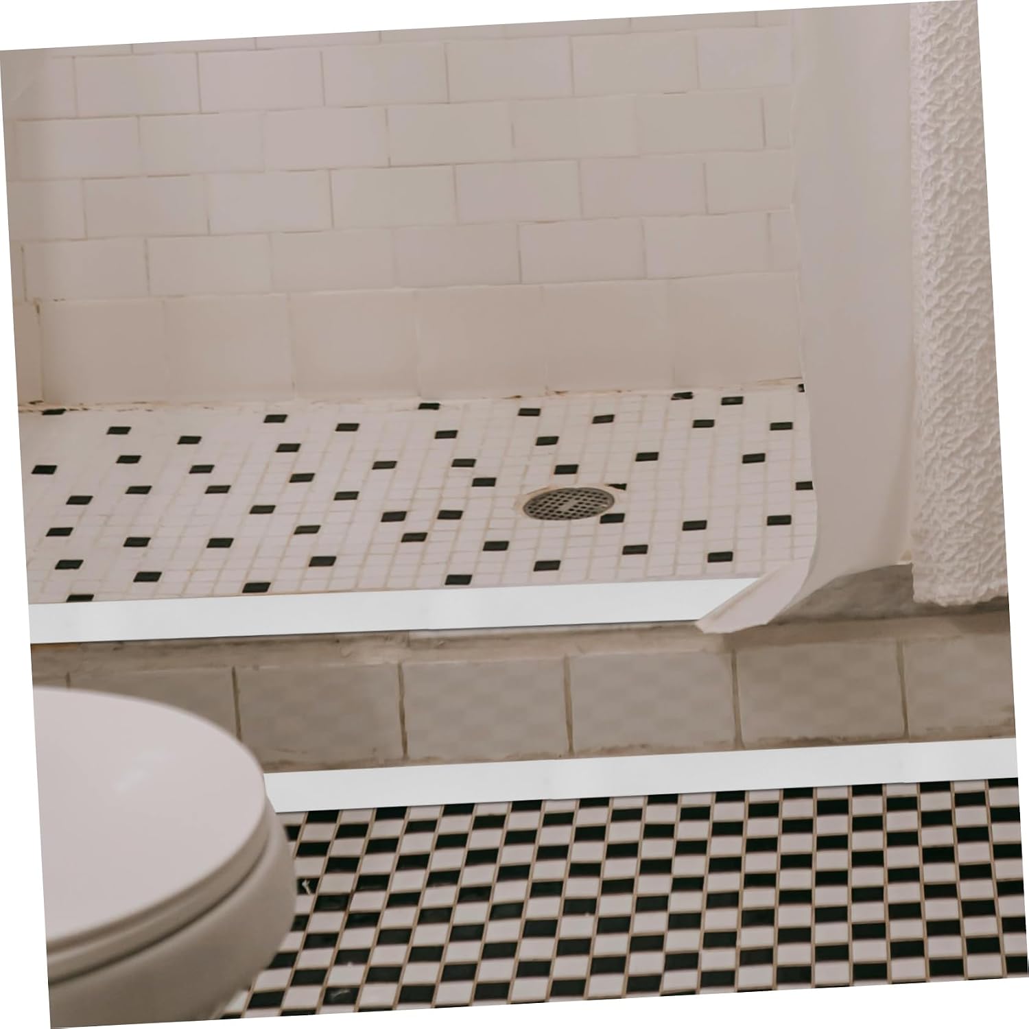 Generic 1Roll Indoor Clear Grip Tape for Stairs Non Slip Tape for Bathtubs Showers and Floors Enhanced Traction Safety Strip for Smooth Surfaces