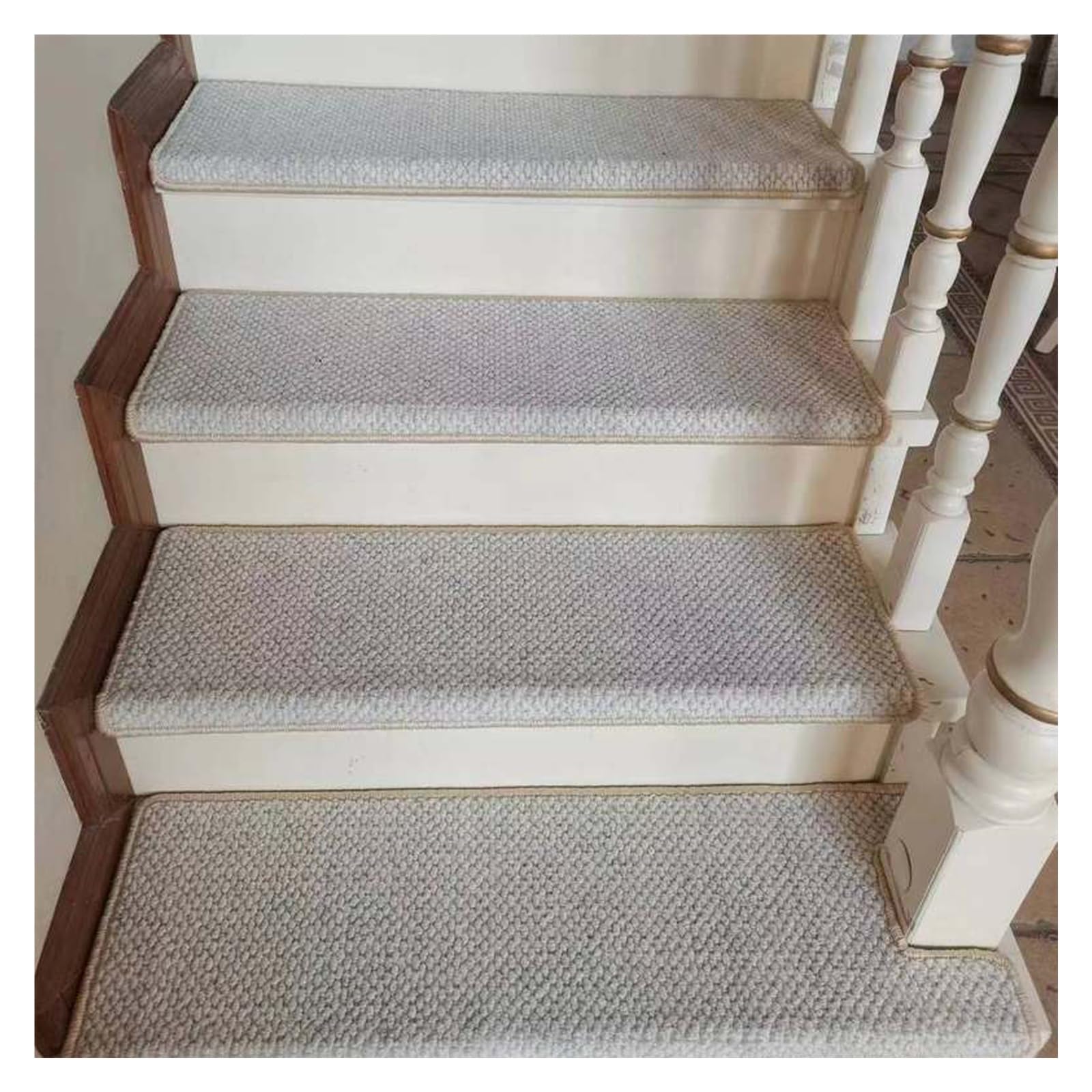 Alfombras para escaleras antideslizantes que evitan caídas de mascotas