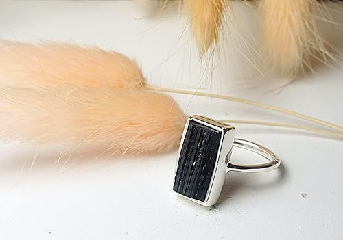 Vista 5 de Anillo apilable de plata esterlina maciza de turmalina negra cruda, piedra natal de octubre