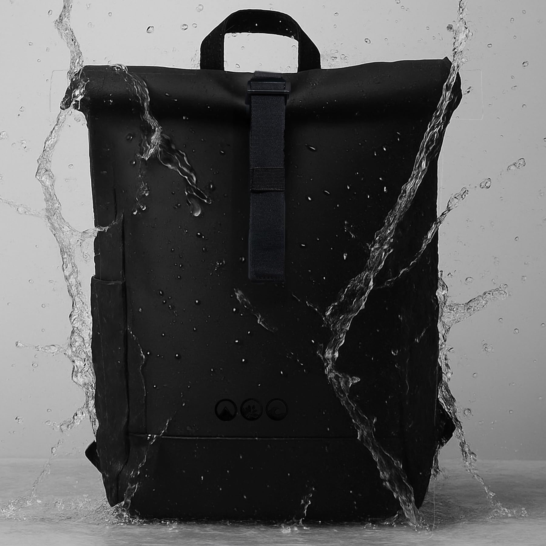 Rolltop Rucksack HOLU groß aus recyceltem Material Laptop-Fach und Trolley-Fix für Damen und Herren, ideal als Handgepäck oder Tagesrucksack wasserabweisend