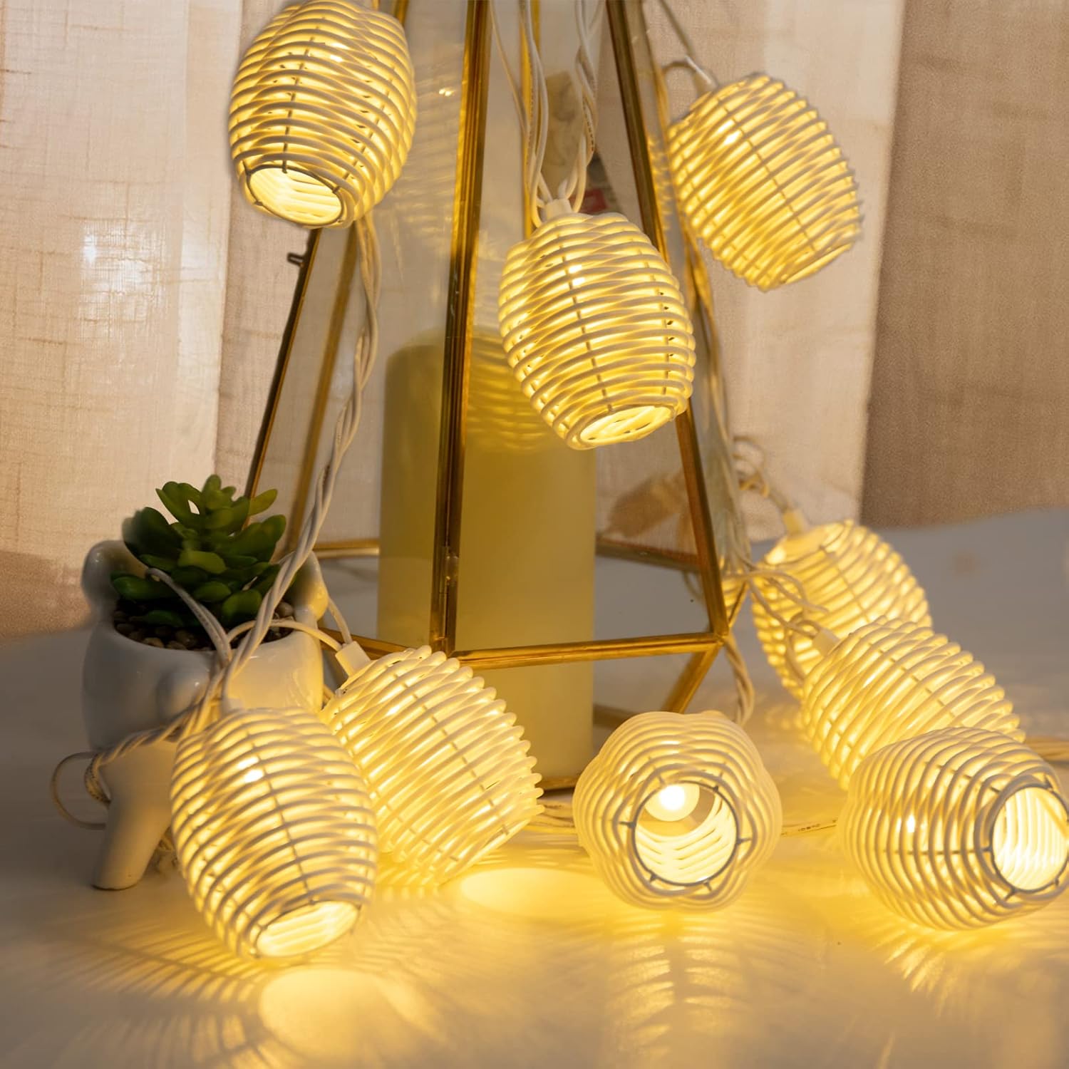 Vigdur Rattan - Lantern String Lights with 10 Led Bulbs Connectable Indoor Outdoor Decorative Lights for Balcony Patio Garden Wedding Bedroom Party Decor