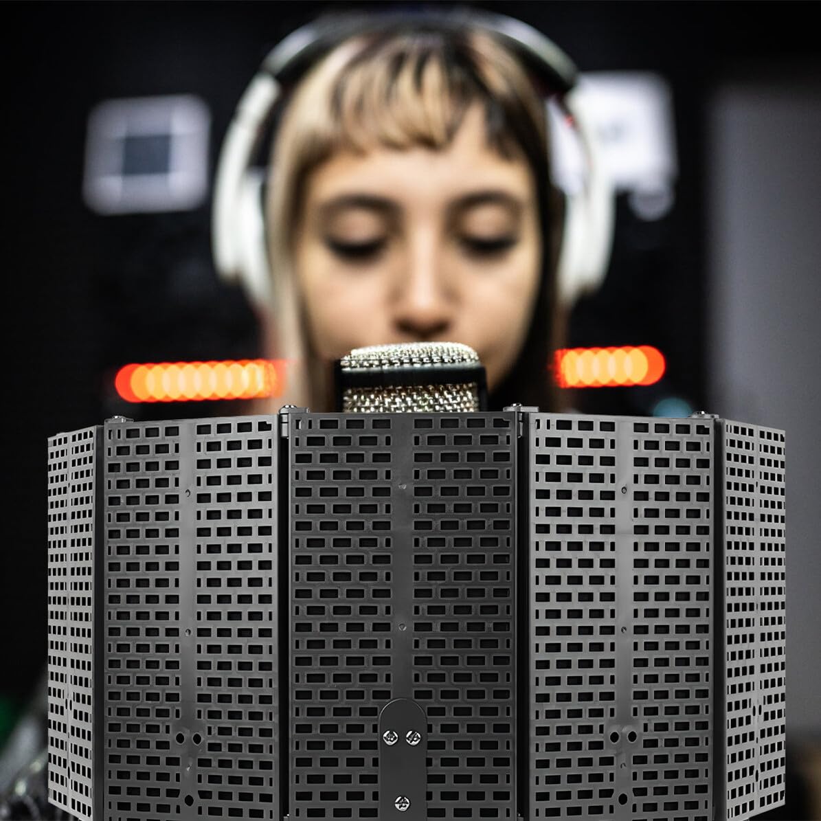 Toddmomy Faltbarer Mikrofon isolationsschild mit Schallabsorbierendem Schaumstoff Einstellbar Robust für Studioaufnahme Podcast Radiobroadcasting Desktop oder Stativmontage Inklusive