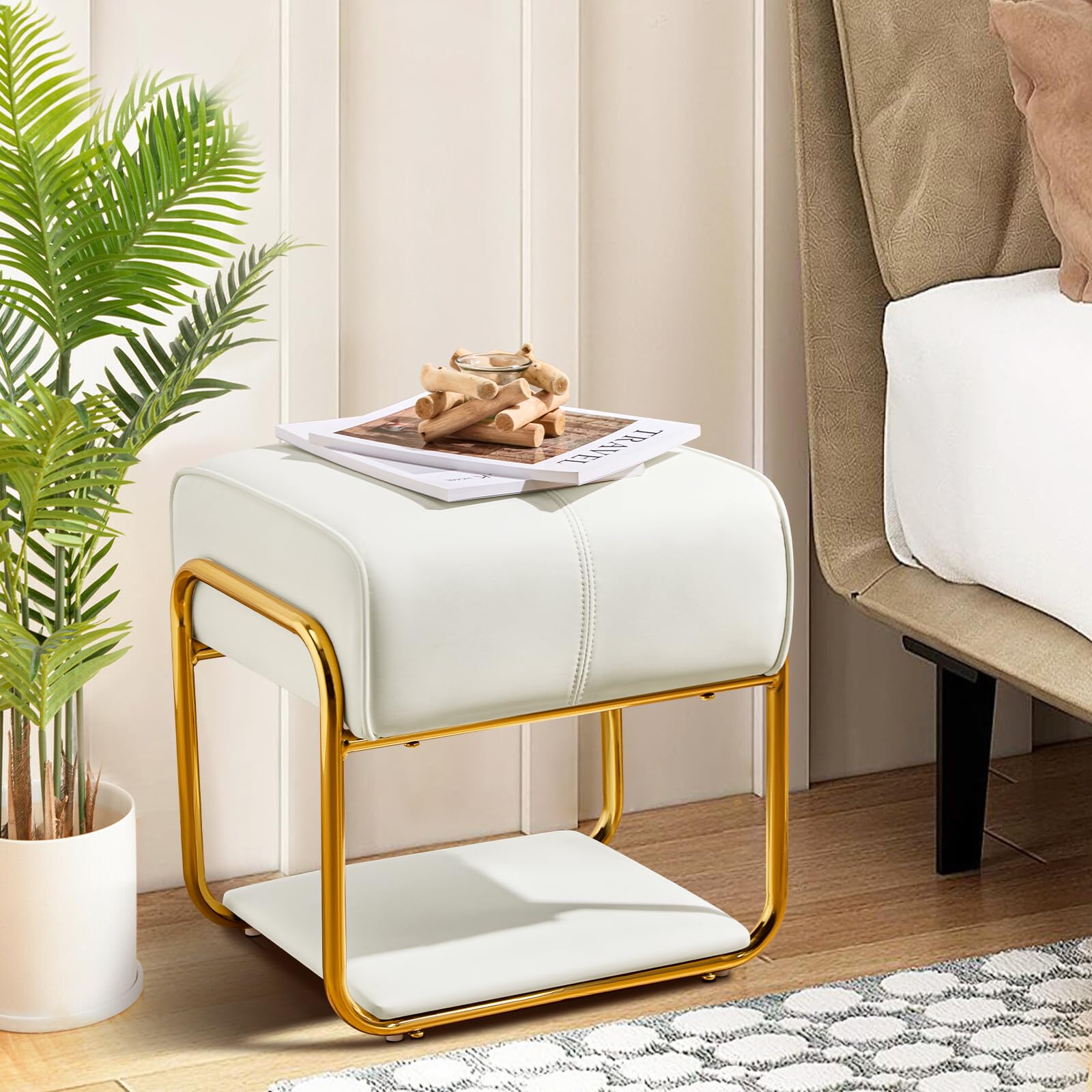 Hellove Tabouret Coiffeuse, Tabouret Chaise de Maquillage avec Pieds en Acier doré en Cuir, Pouf Coiffeuse Confort Vanity Stool Fille pour Dressing Room, Salon, Chambre, Capacité 135 kg, Blanc
