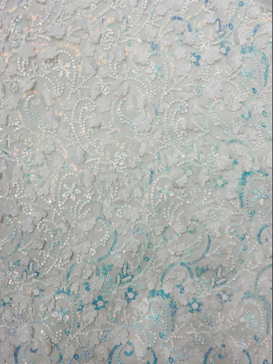Floral Sequin Embroidered Mesh Lace Fabric with Sheer Base, Delicate Flower Pattern (白色)