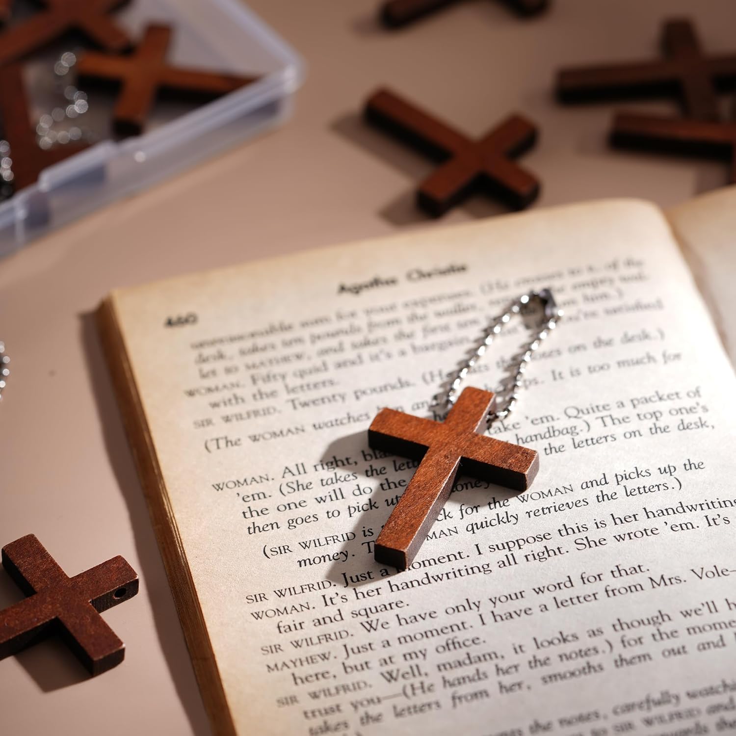 210Pcak Wooden Pocket Cross Charms Small Wooden Cross Religious Christia Gifts DIY Handmade Decorative Crafts Gifts for Valentine's Day Boyfriend Keychain Party Favors Easter Eggs Fillers