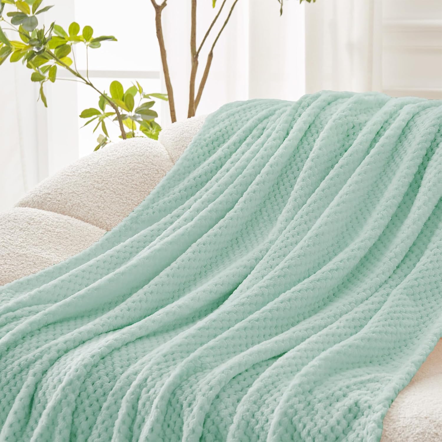 Exclusivo Mezcla Fleece Throw Blanket Extra Large, Super Soft and Warm Blankets for Couch, Sofa and Bed Waffle Textured, Cozy, Fuzzy and Lightweight (Mint Green, 50x70 Inches) - Image 4