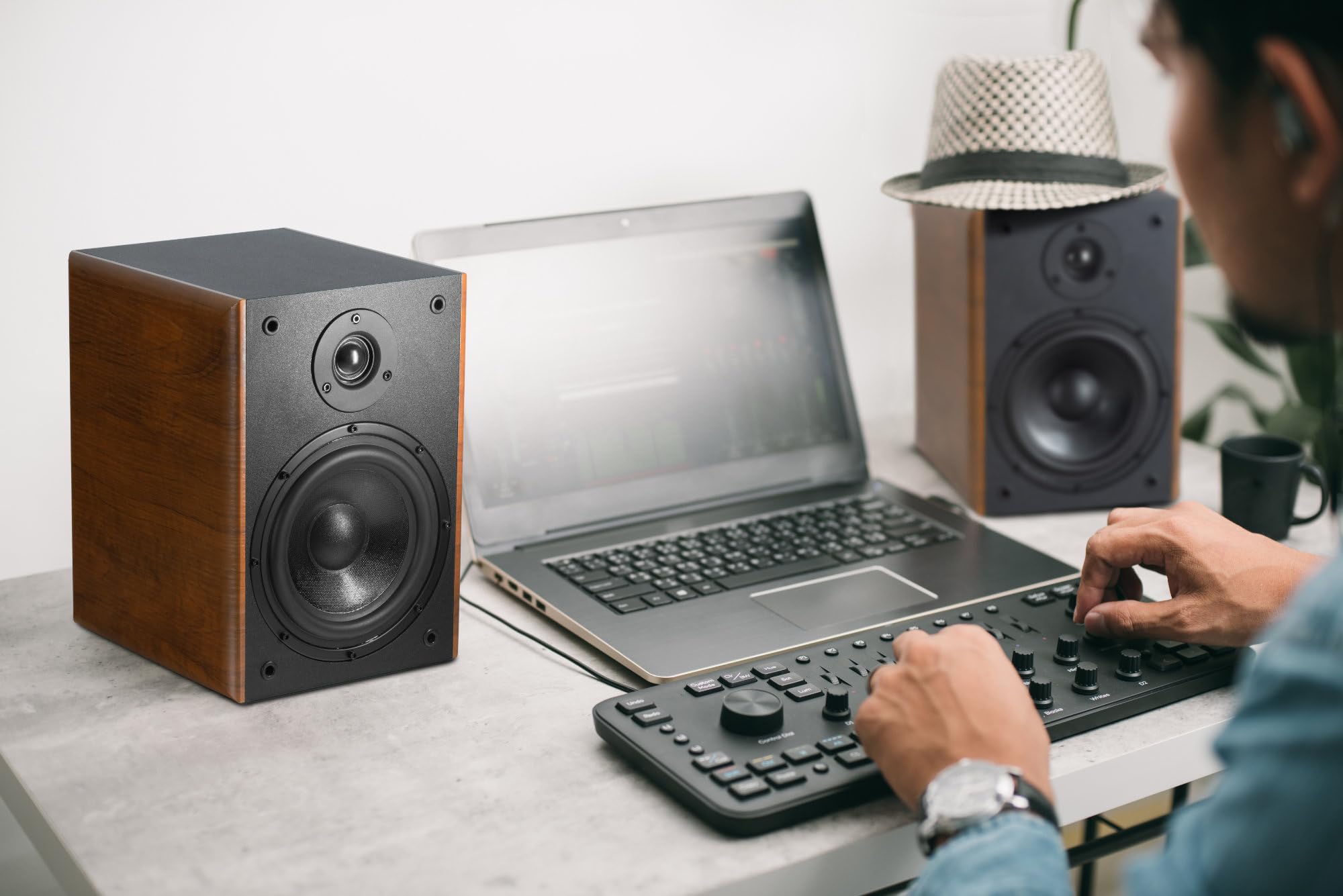 McGrey BSS-365 BN Coppia Diffusori da Scaffale HiFi 6, Casse HiFi Compatte | Potenza: 60 Watt (RMS)/ 120 Watt (Peak), Sistema 2 Vie, Woofer 6, 5" (16, 5 cm), Tweeter 1, 0" (2, 54 cm) con cupola in seta