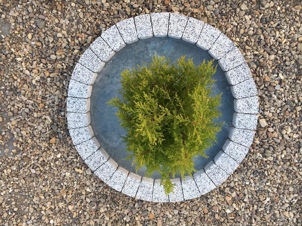 120 cm Garden Stones Circle Tree Surrounding Granite Bricks Plant Flowers Ring Lawn Grass Border Edging Decorative Concrete Stones Fountain Statue Bird Feeder Base Surround White Slabs